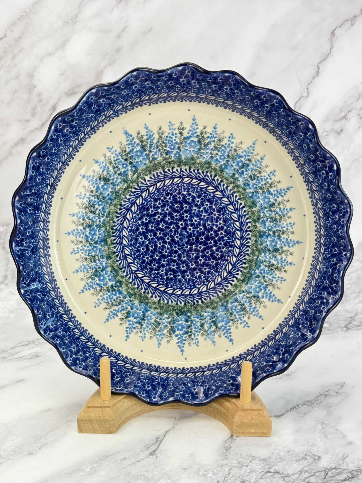 Ruffled Pie Plate / Round Baker  - Shape 636 - Pattern 3279