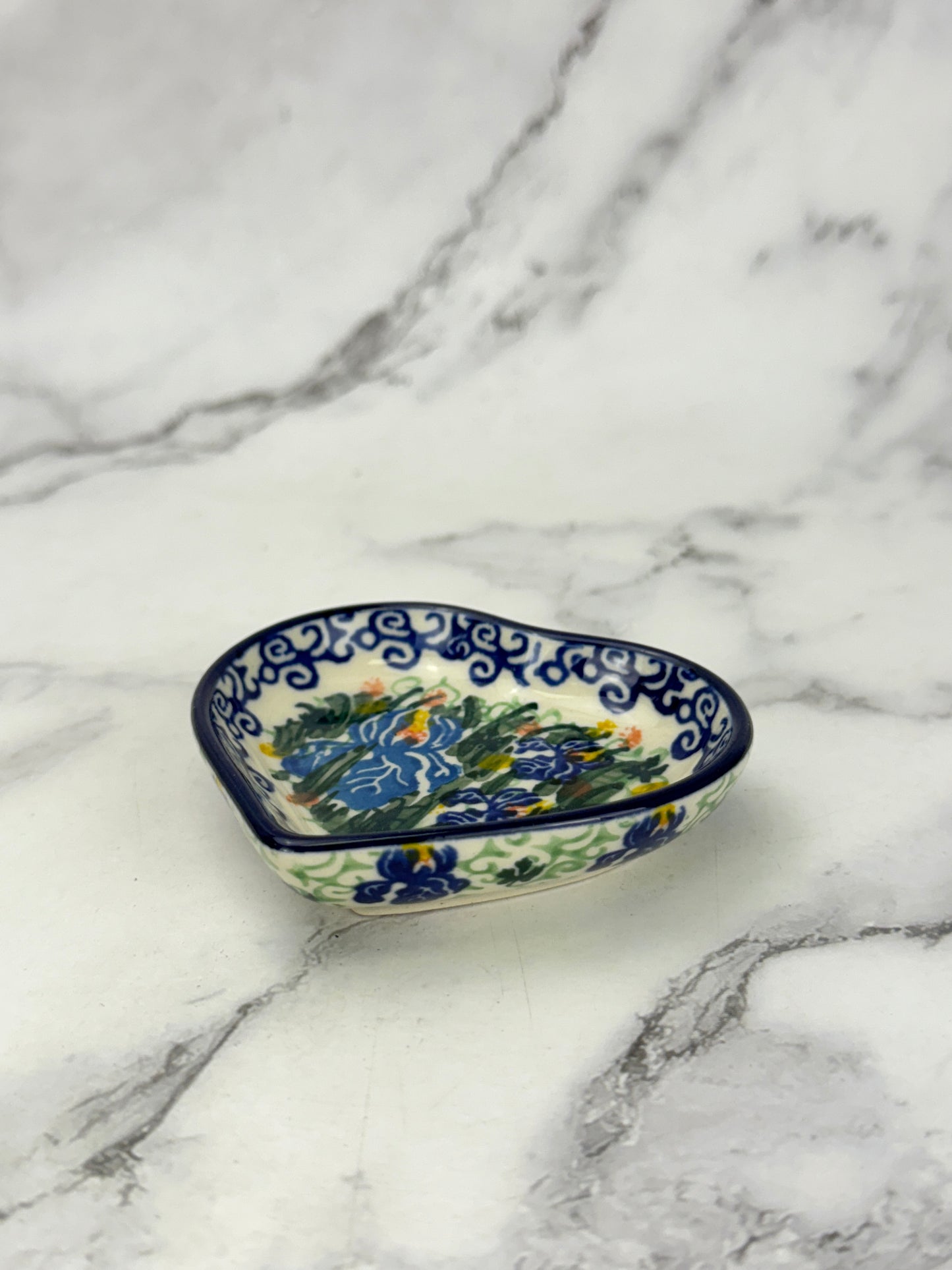 3” Unikat Heart Dish / Tea Bag Holder - Shape B64 - Pattern U2712