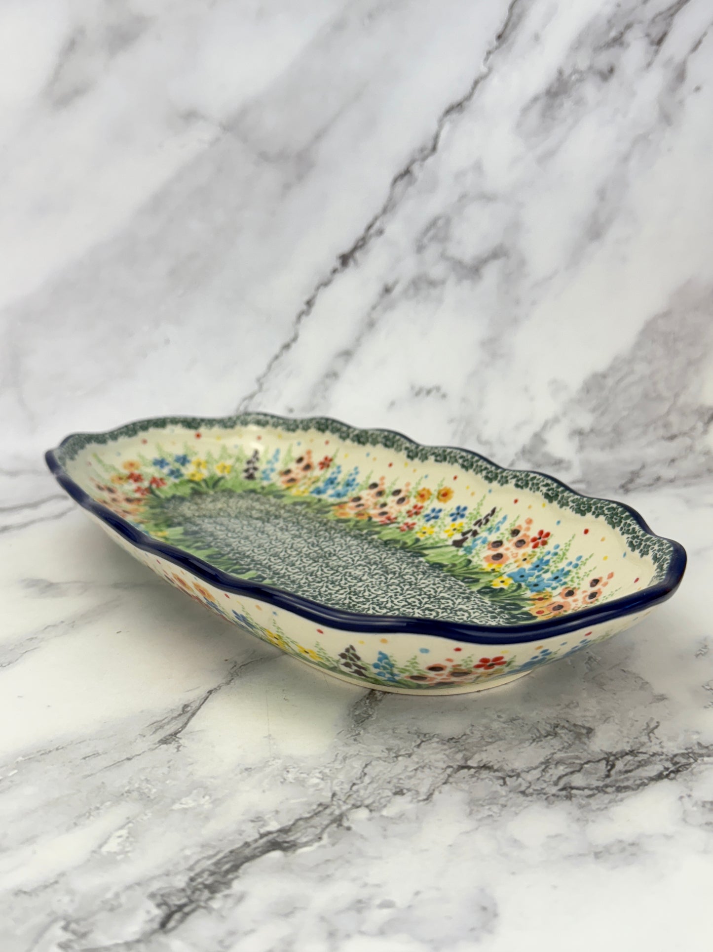 Scalloped Unikat Tray - Shape A42 - Pattern U4875