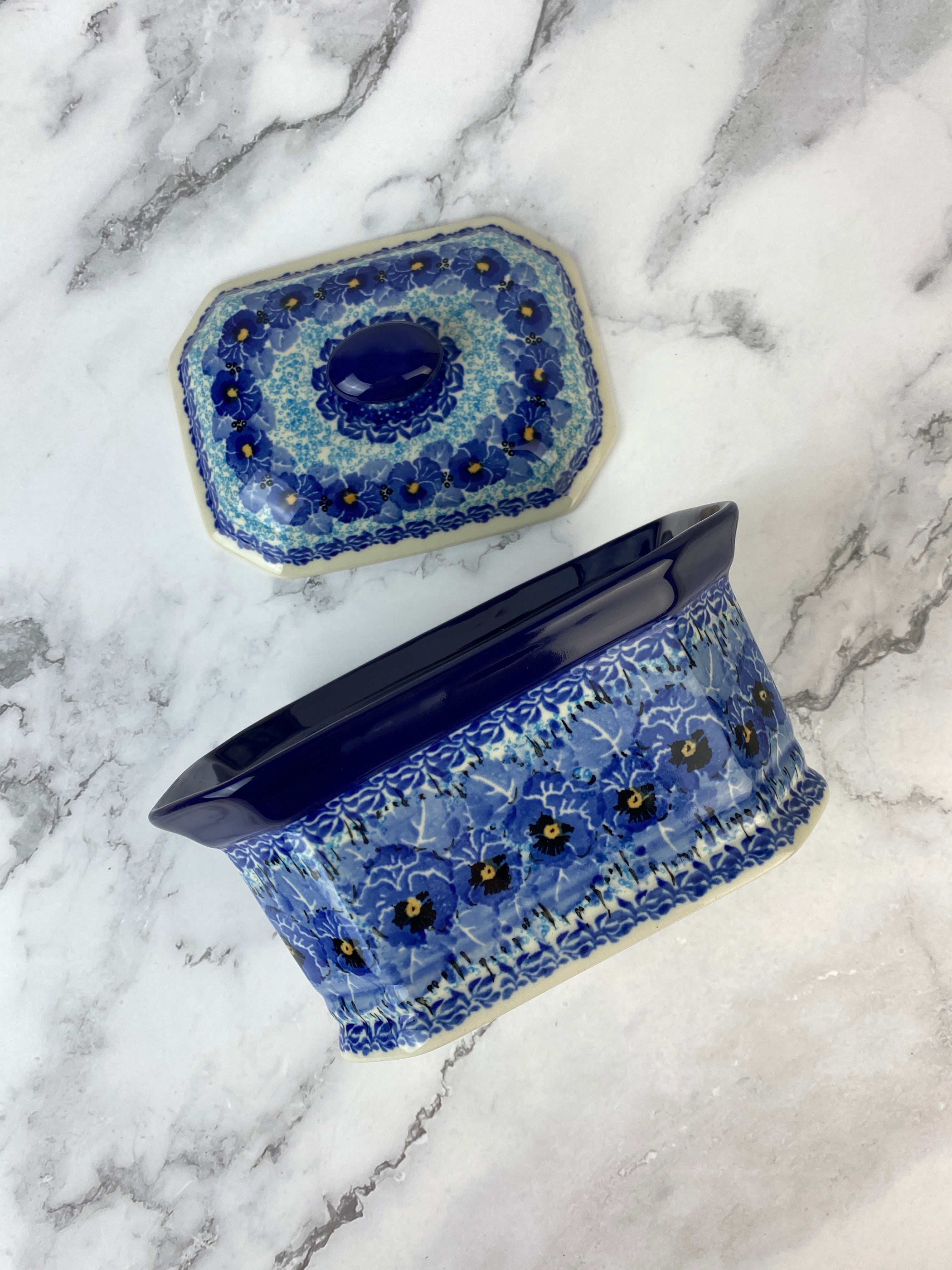 Small Unikat Cake Box - Shape 382 - Pattern U3639 – Polish Pottery Westlake
