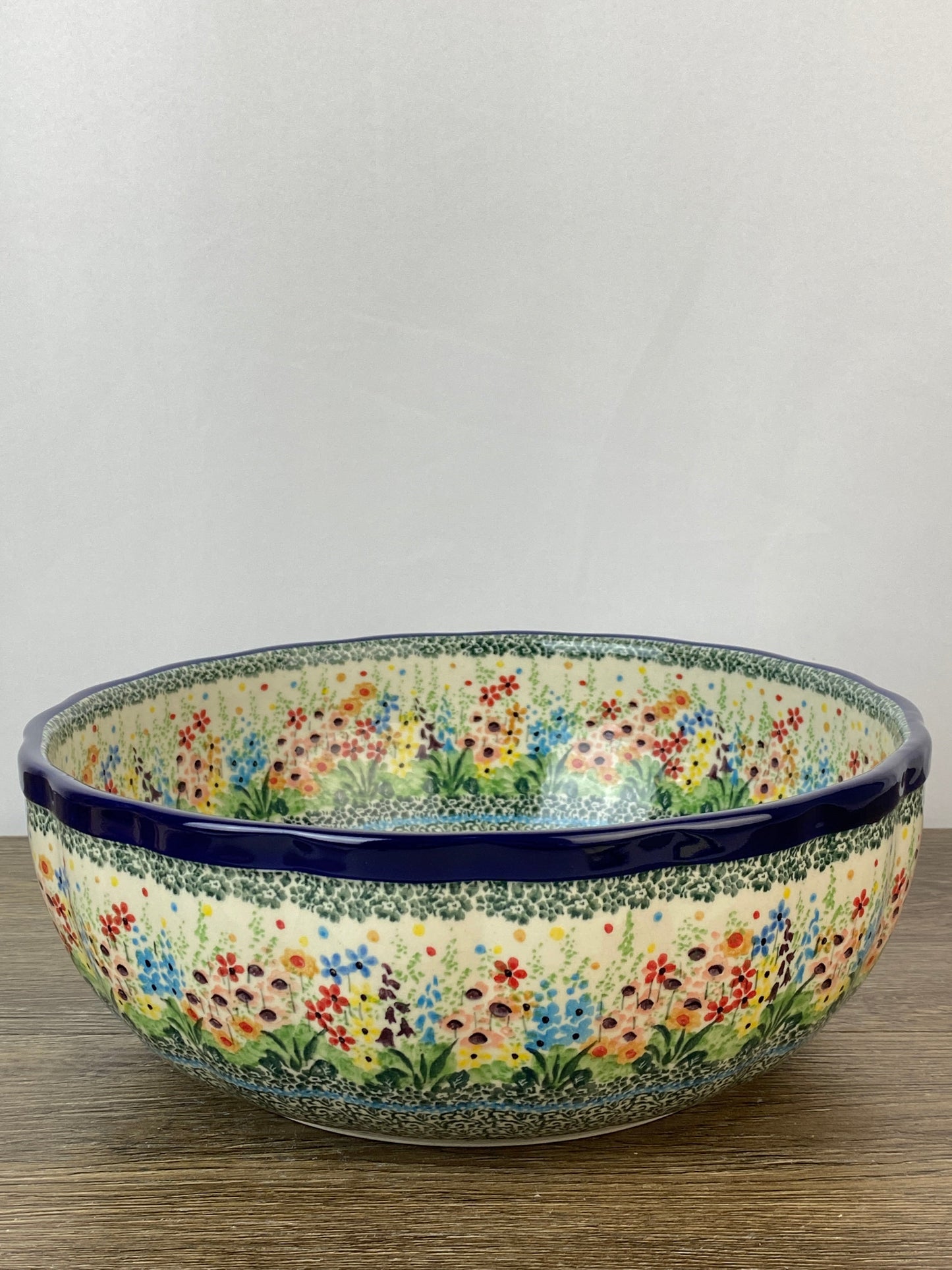 11" Wavy Unikat Serving Bowl - Shape 013 - Pattern U4875