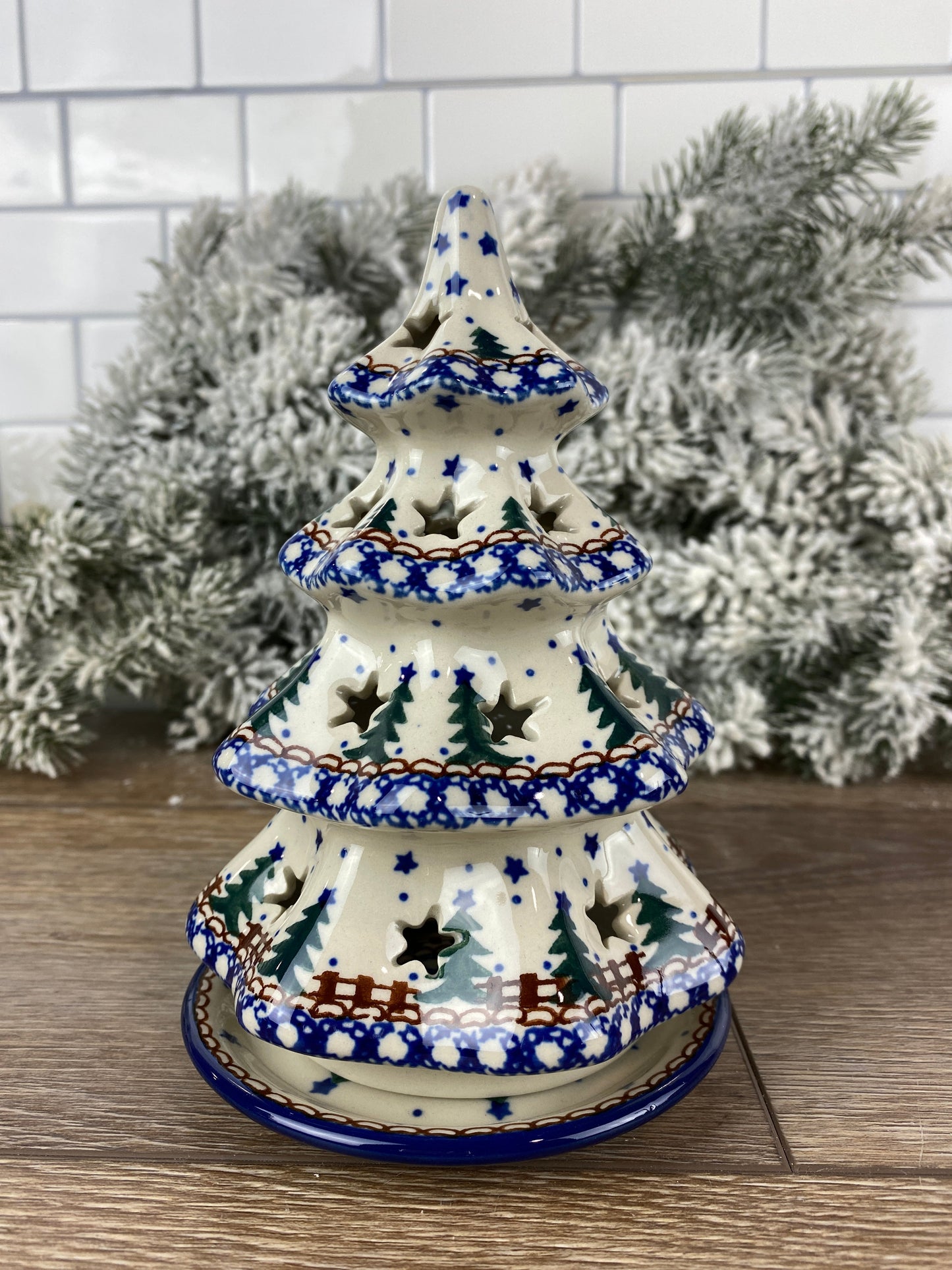 Medium Christmas Tree - Shape 513 - Pattern 340