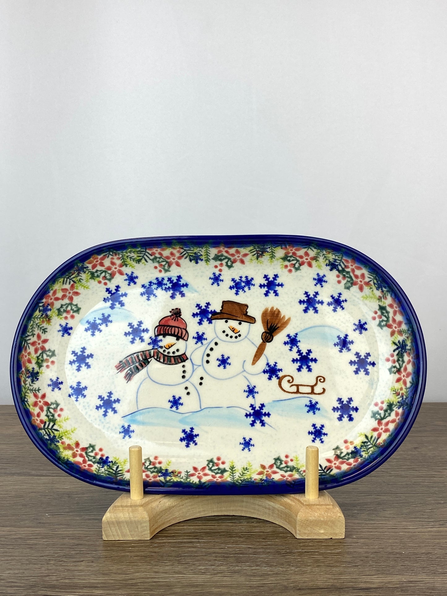 Vena Unikat Oval Holiday Tray - Shape V117 - Pattern U583 Cheery Snowmen