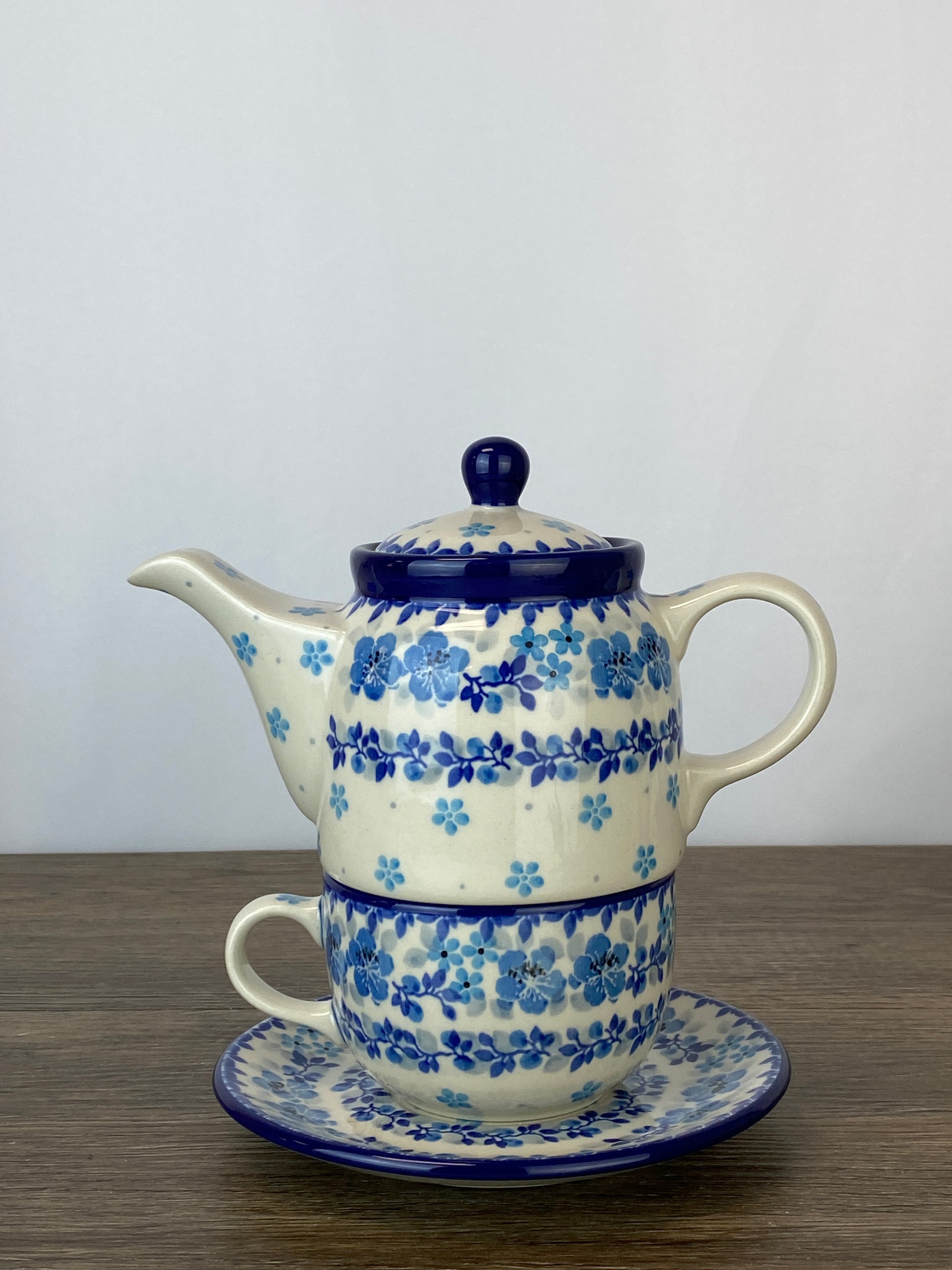 Red and Blue Tulip Pattern Ceramic Teapot Set