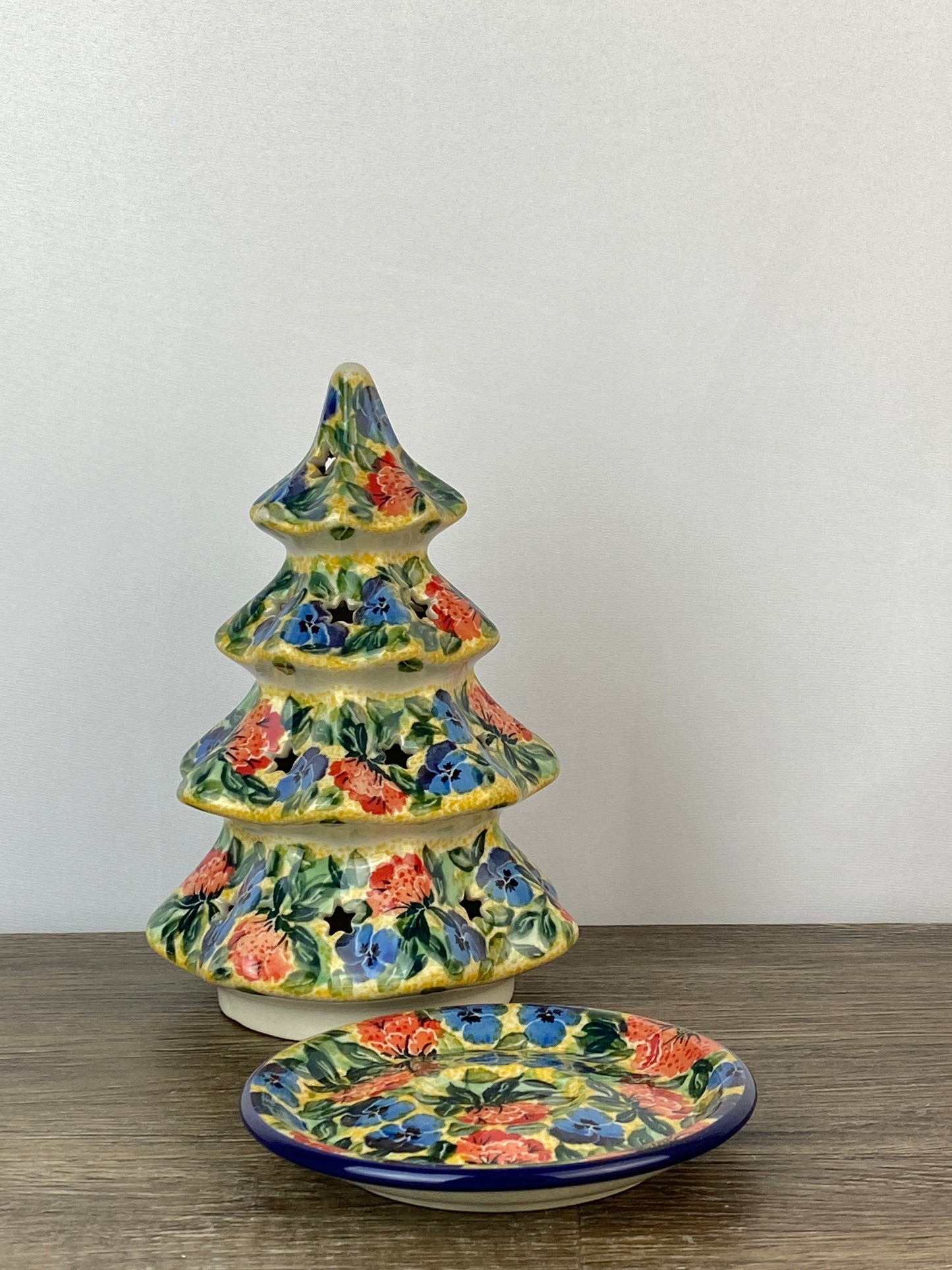 8" Unikat Christmas Tree - Shape 602 - Pattern U4704