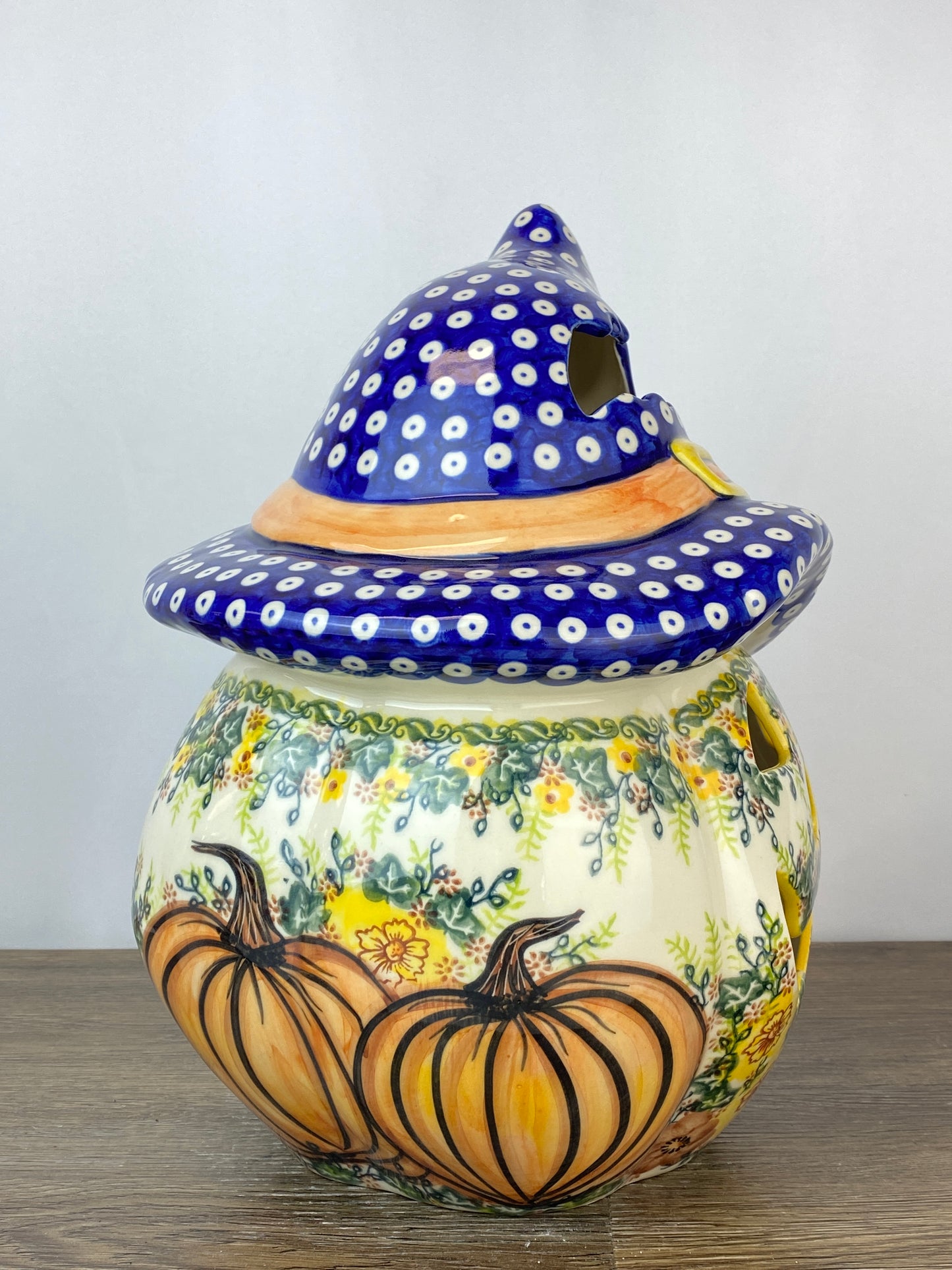 Large Unikat Pumpkin with Hat - Pattern A567