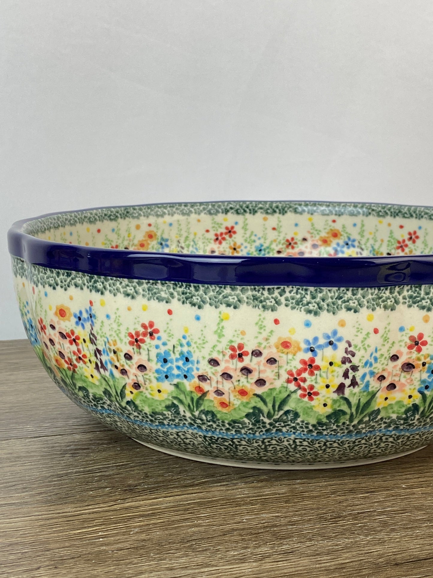 11" Wavy Unikat Serving Bowl - Shape 013 - Pattern U4875