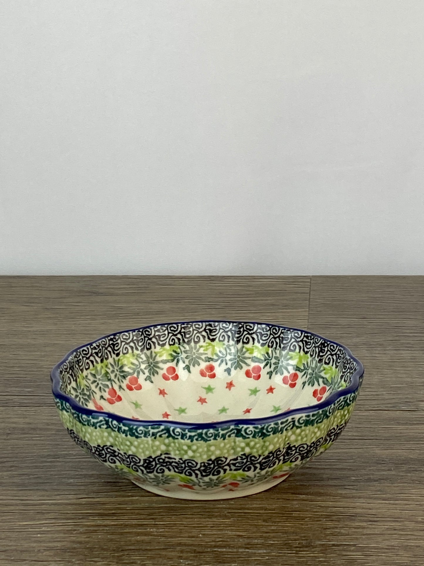 4.5" Unikat Scalloped Bowl - Shape 23 - Pattern U5037