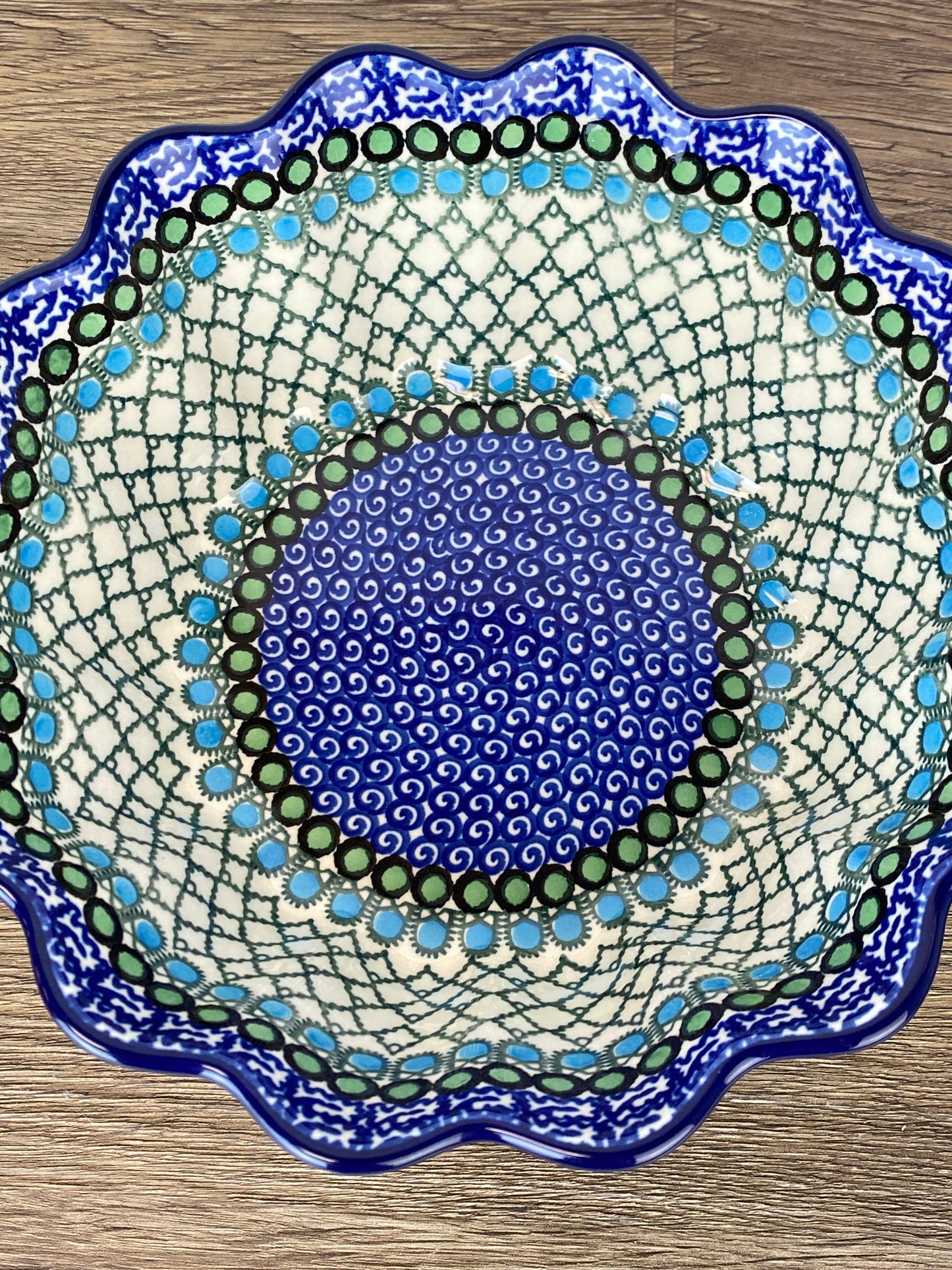 SALE Large Scalloped Unikat Bowl - Shape 913 - Pattern U72