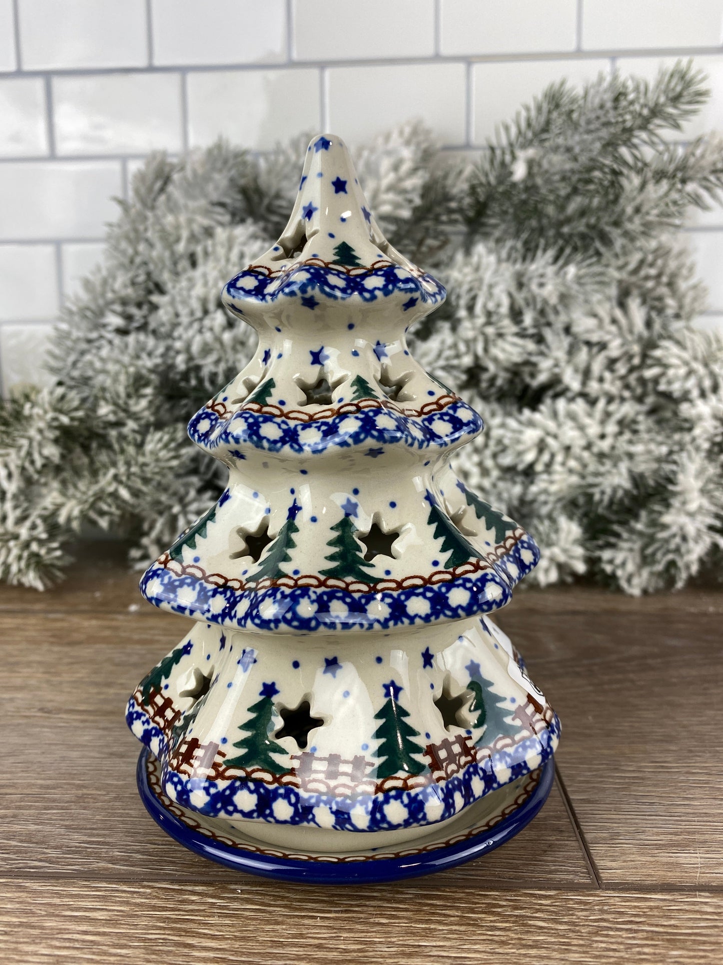 Medium Christmas Tree - Shape 513 - Pattern 340