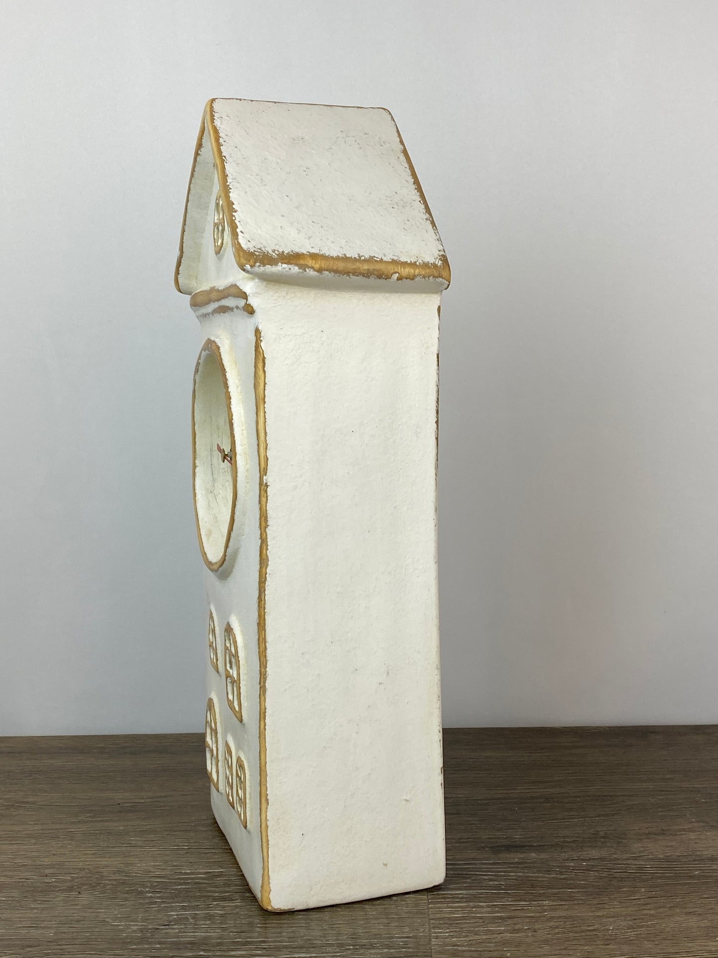 House Shaped Clock