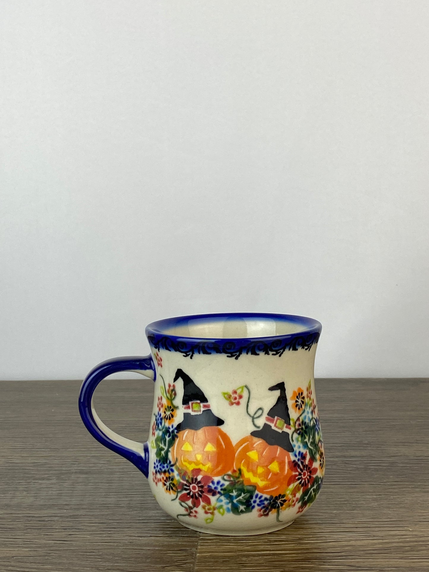 Vena Unikat 8oz Mug - Shape V053 - Jolly Jack O' Lanterns