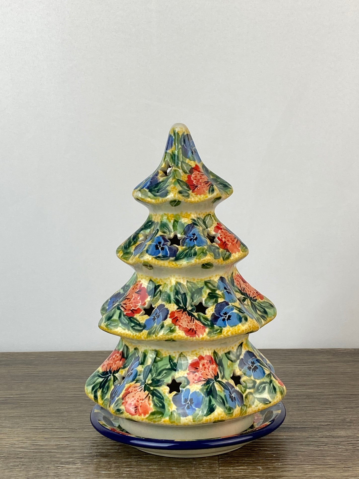 8" Unikat Christmas Tree - Shape 602 - Pattern U4704