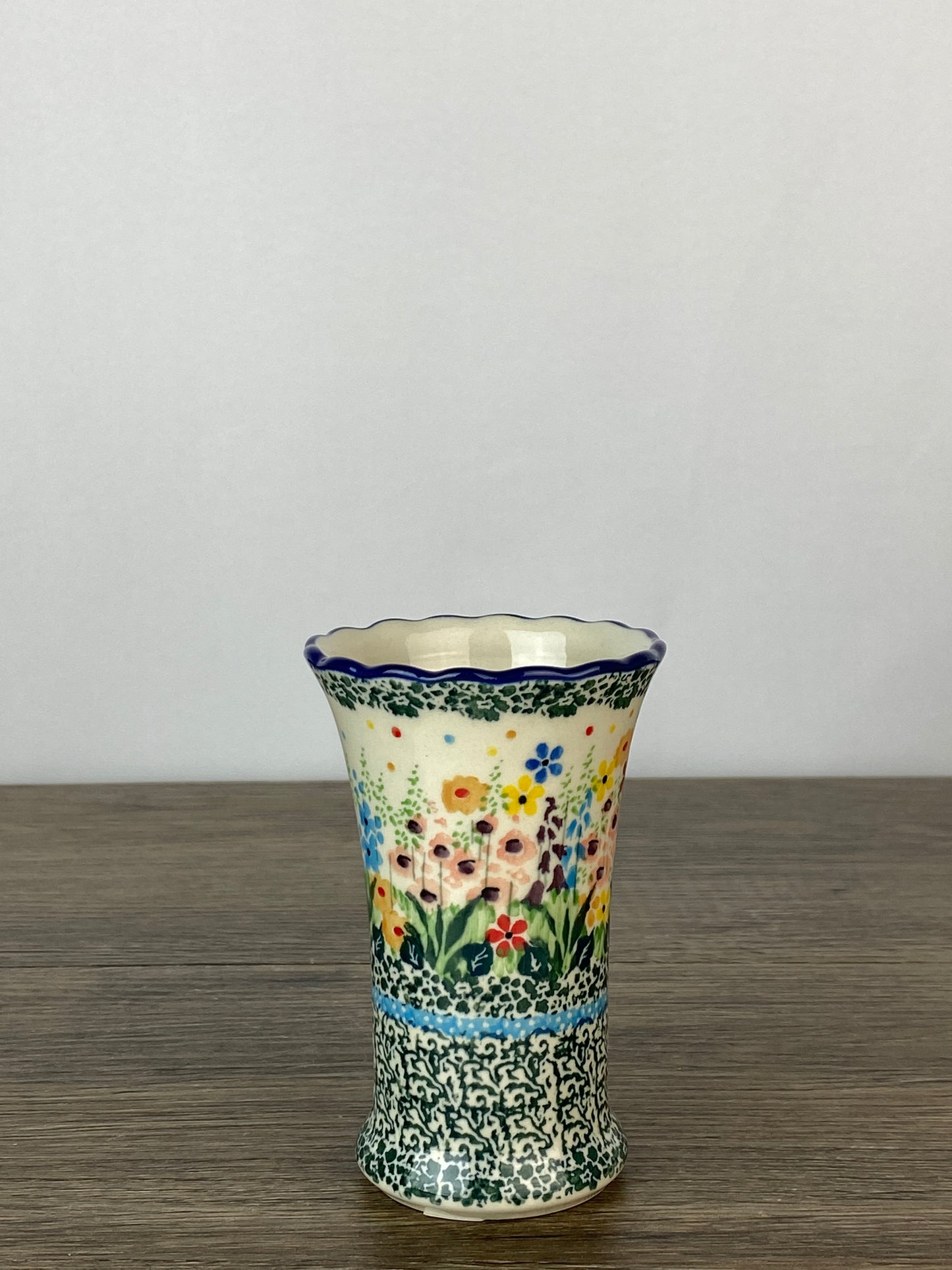 Ruffled Unikat Bud Vase - Shape 127 - Pattern U4875
