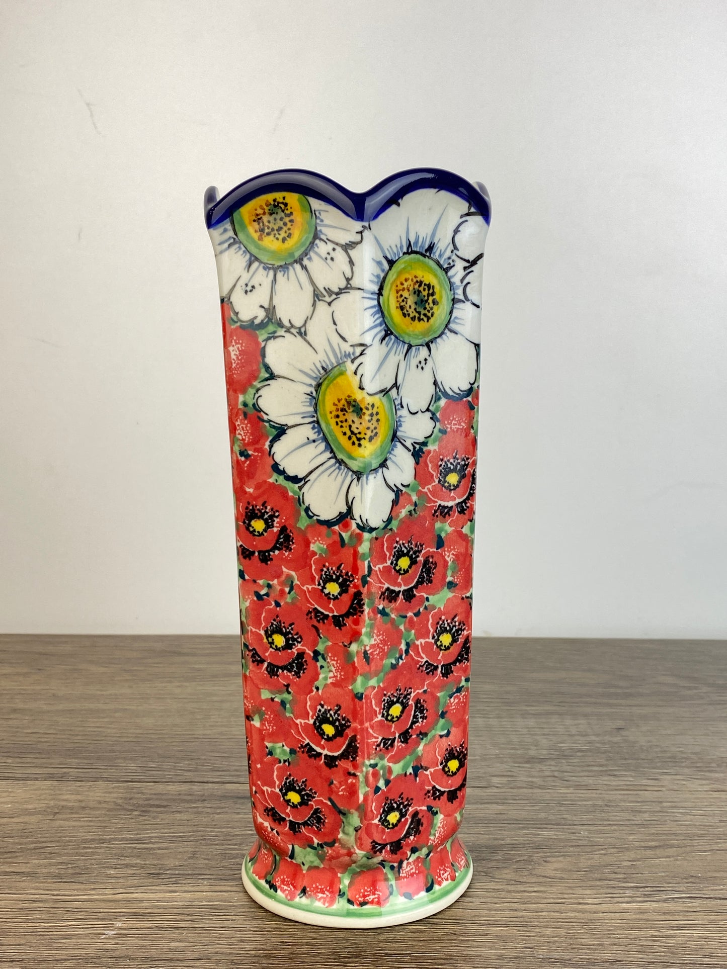 Unikat Scalloped Vase - Shape 868 - Pattern U4725