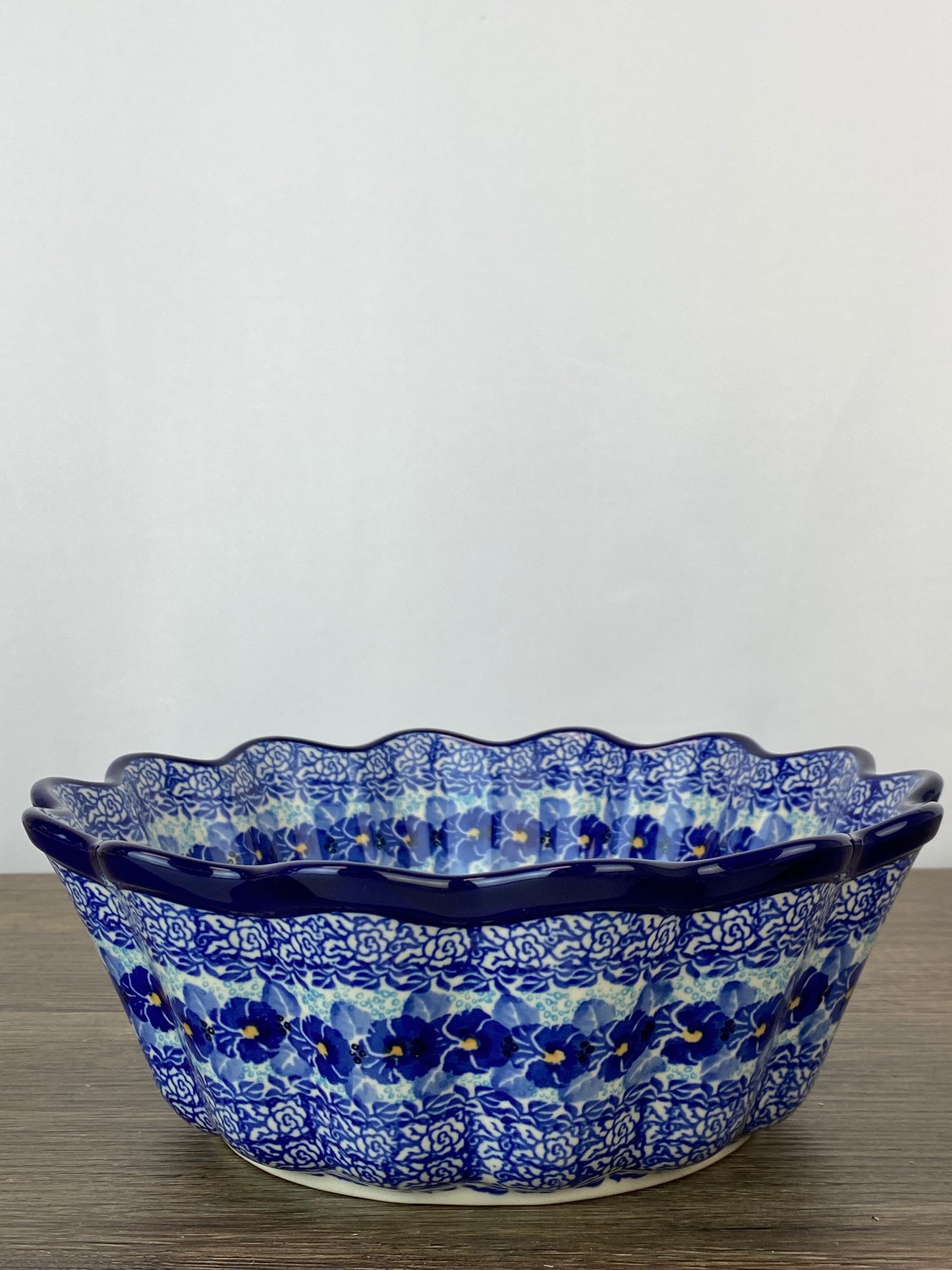 Large Scalloped Unikat Bowl - Shape 913 - Pattern U3639