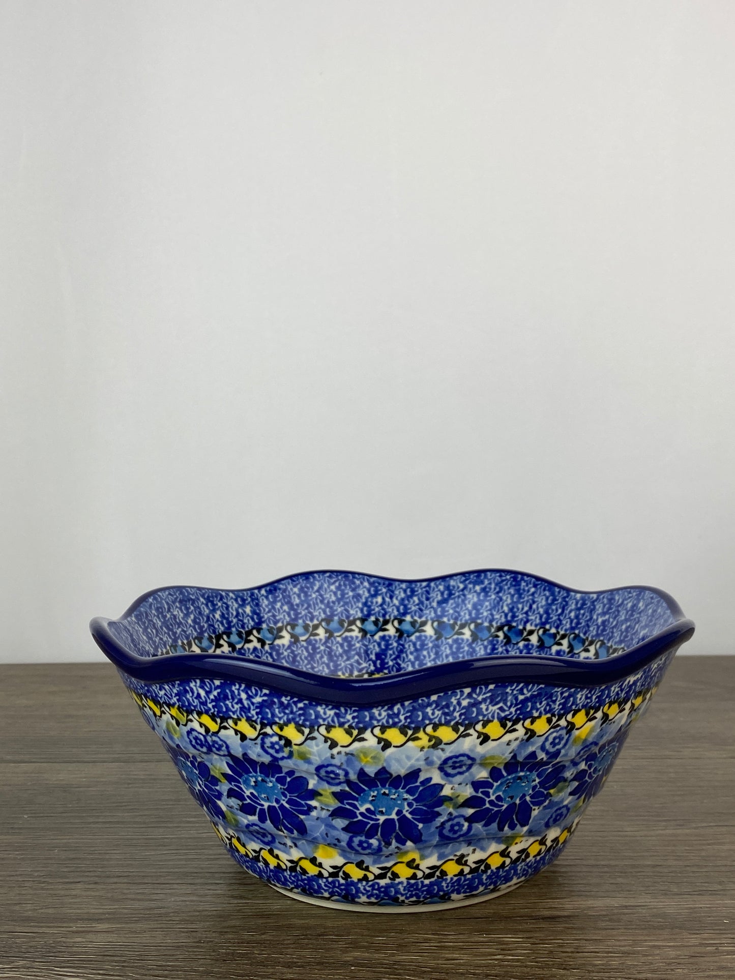 Small Wavy Unikat Bowl - Shape 691 - Pattern U4744