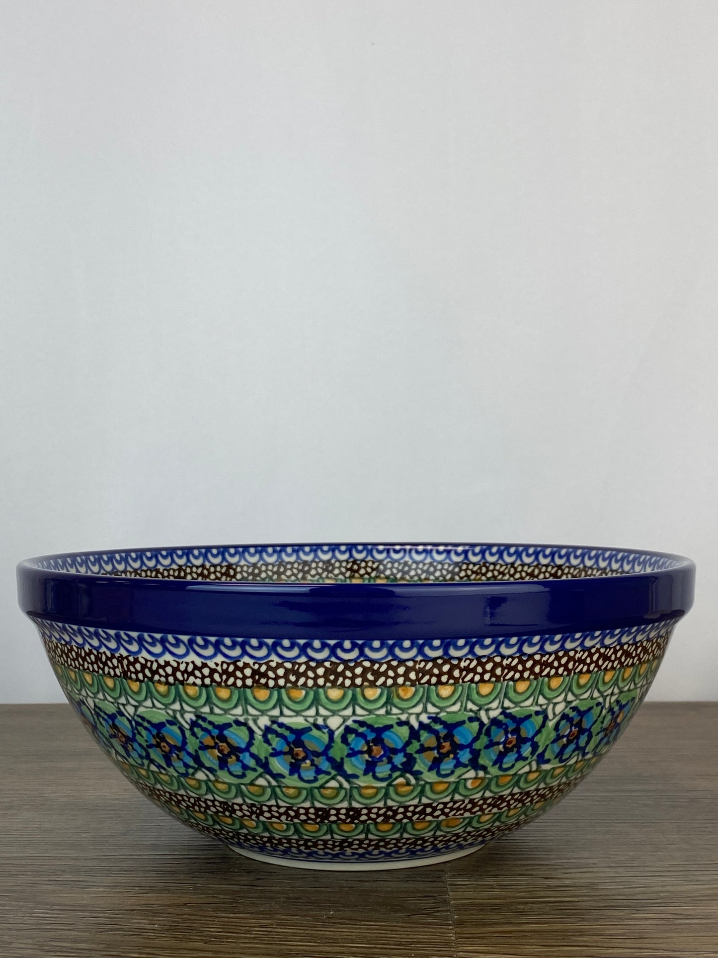 9" Medium Unikat Kitchen Bowl - Shape 56 - Pattern U151