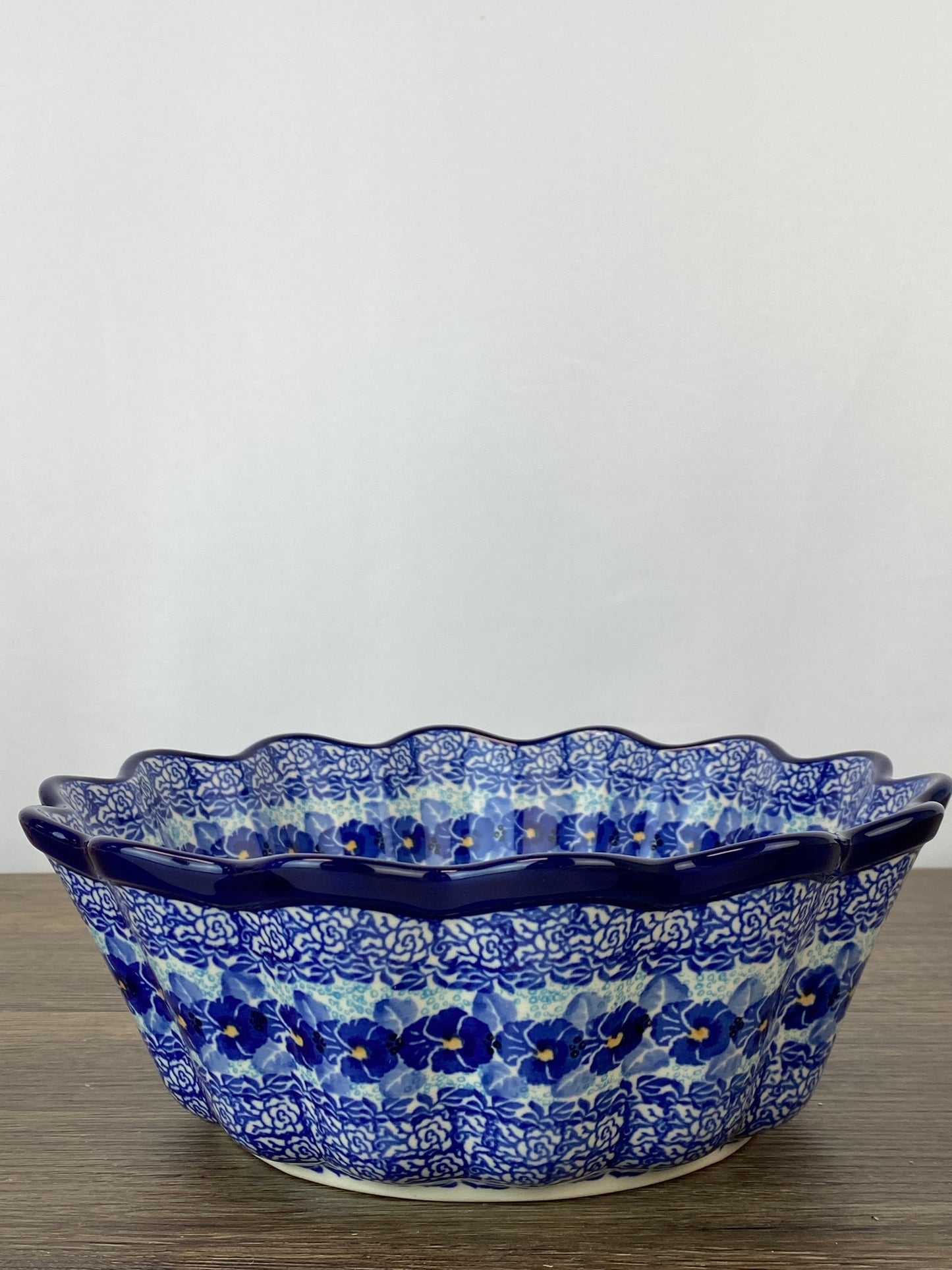 Large Scalloped Unikat Bowl - Shape 913 - Pattern U3639