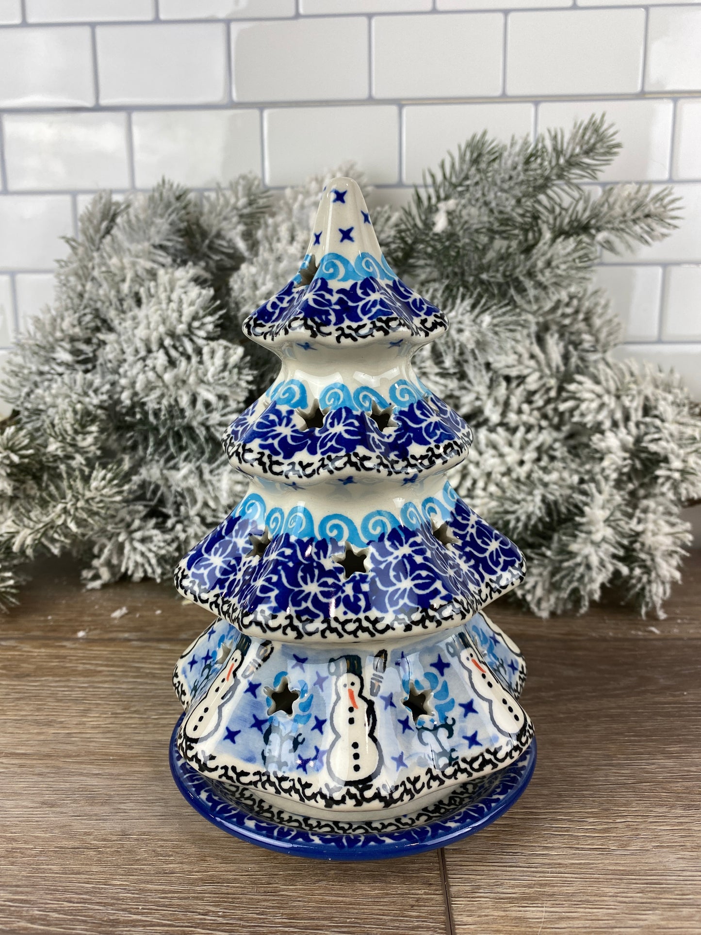 8" Unikat Christmas Tree - Shape 602 - Pattern U1634