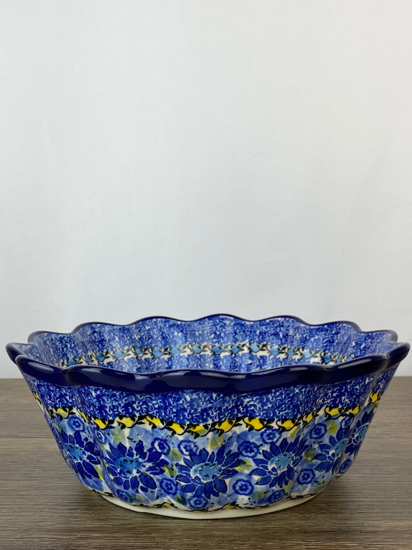 Large Scalloped Unikat Bowl - Shape 913 - Pattern U4744