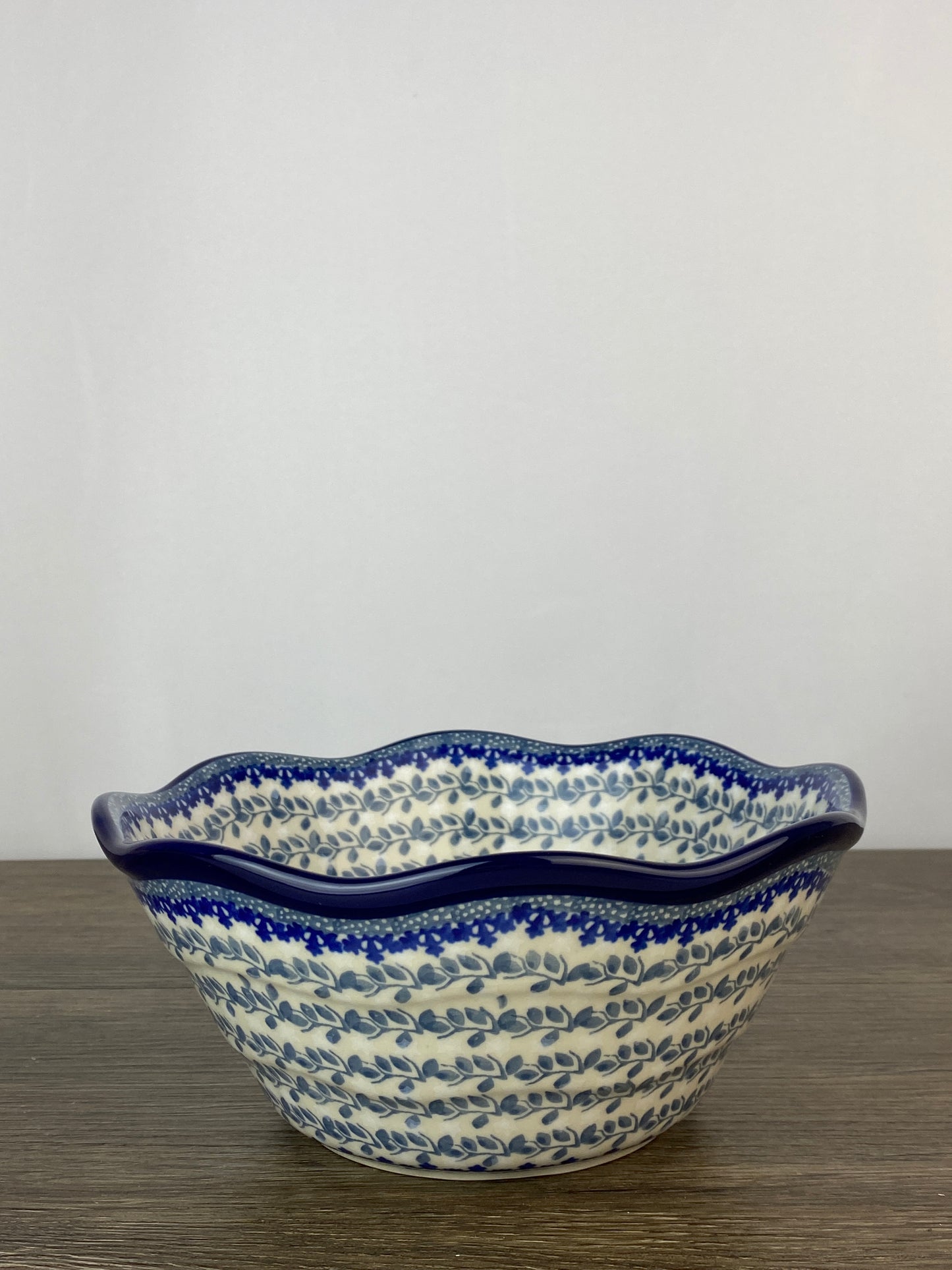 Small Wavy Unikat Bowl - Shape 691 - Pattern U4830