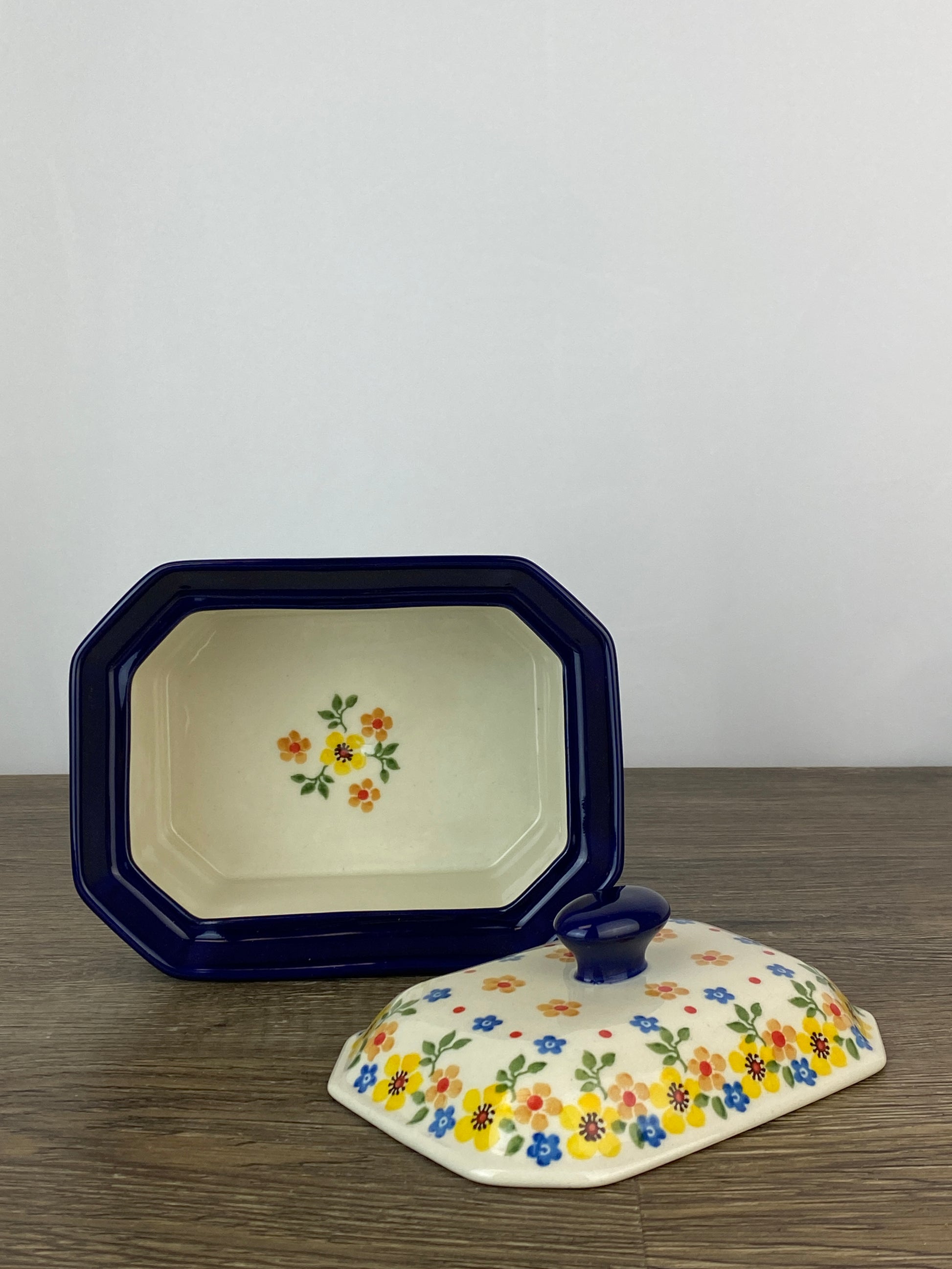 Small Cake Box - Shape 382 - Pattern 2225 – Polish Pottery Westlake
