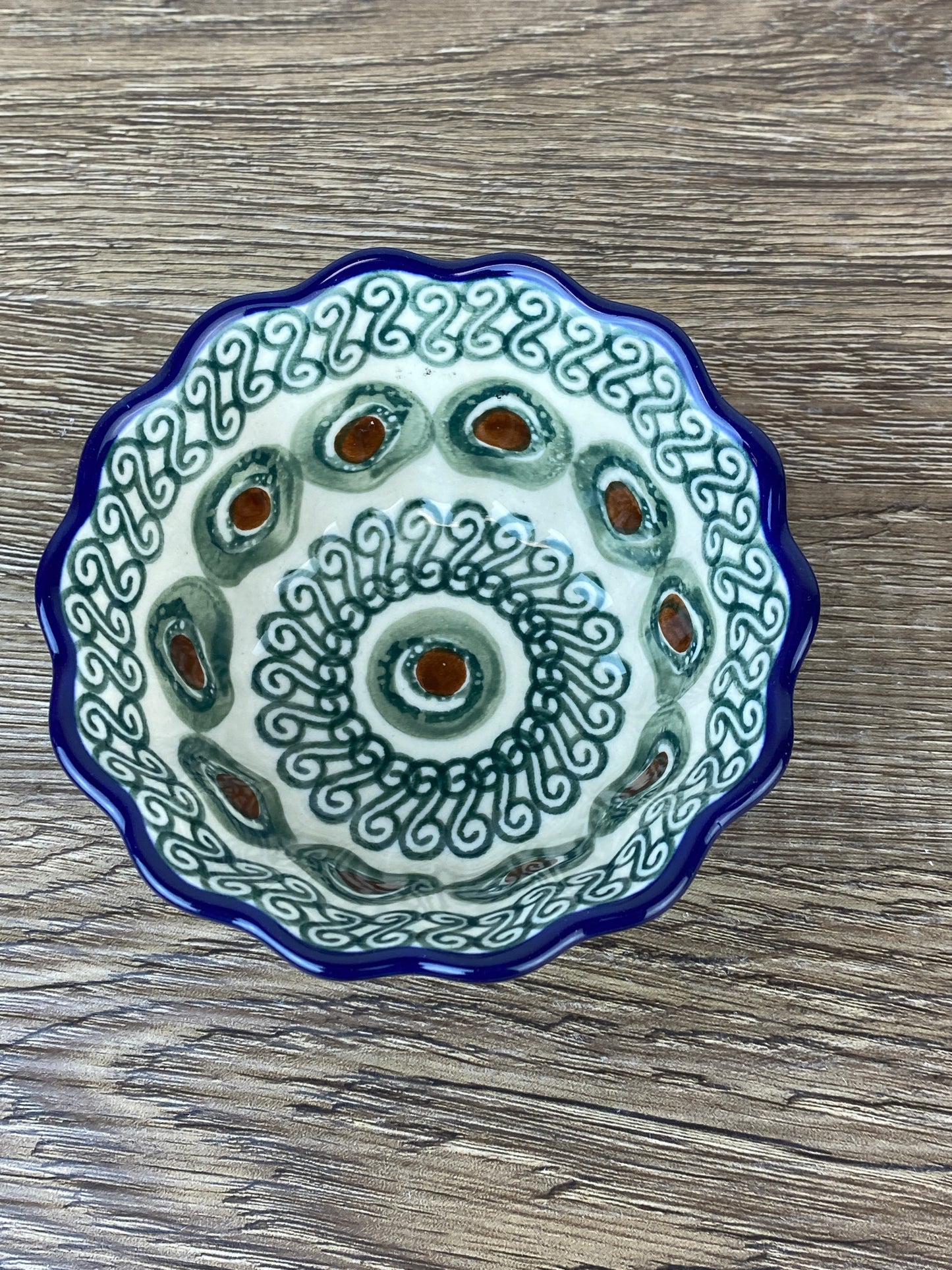 Little Scalloped Bowl - Shape 916 - Pattern 25