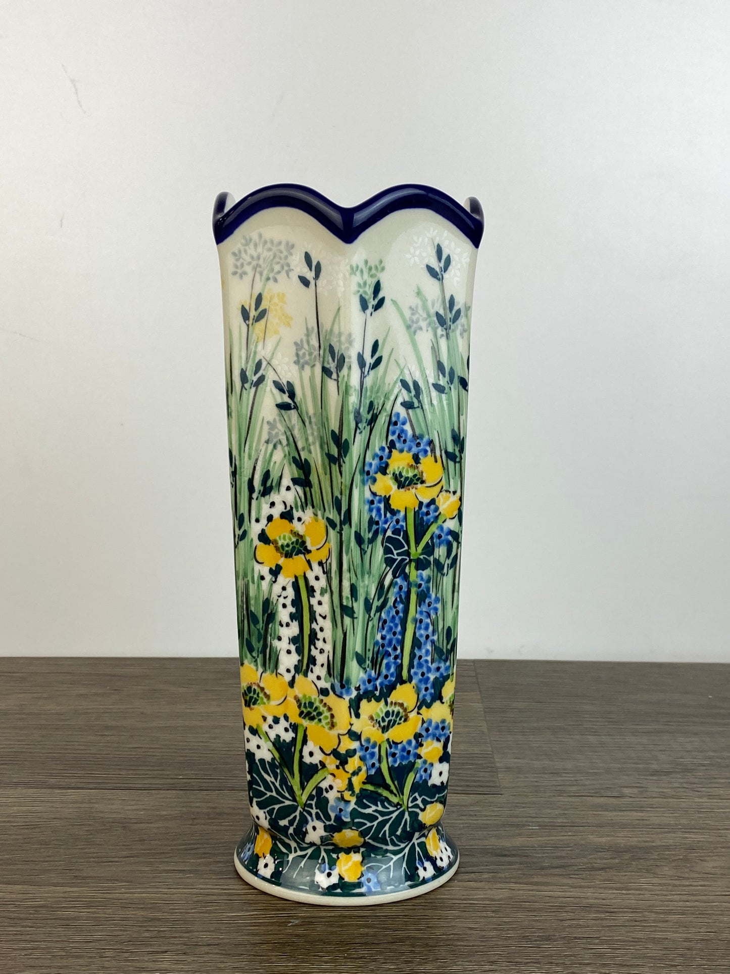Unikat Scalloped Vase - Shape 868 - Pattern U4880