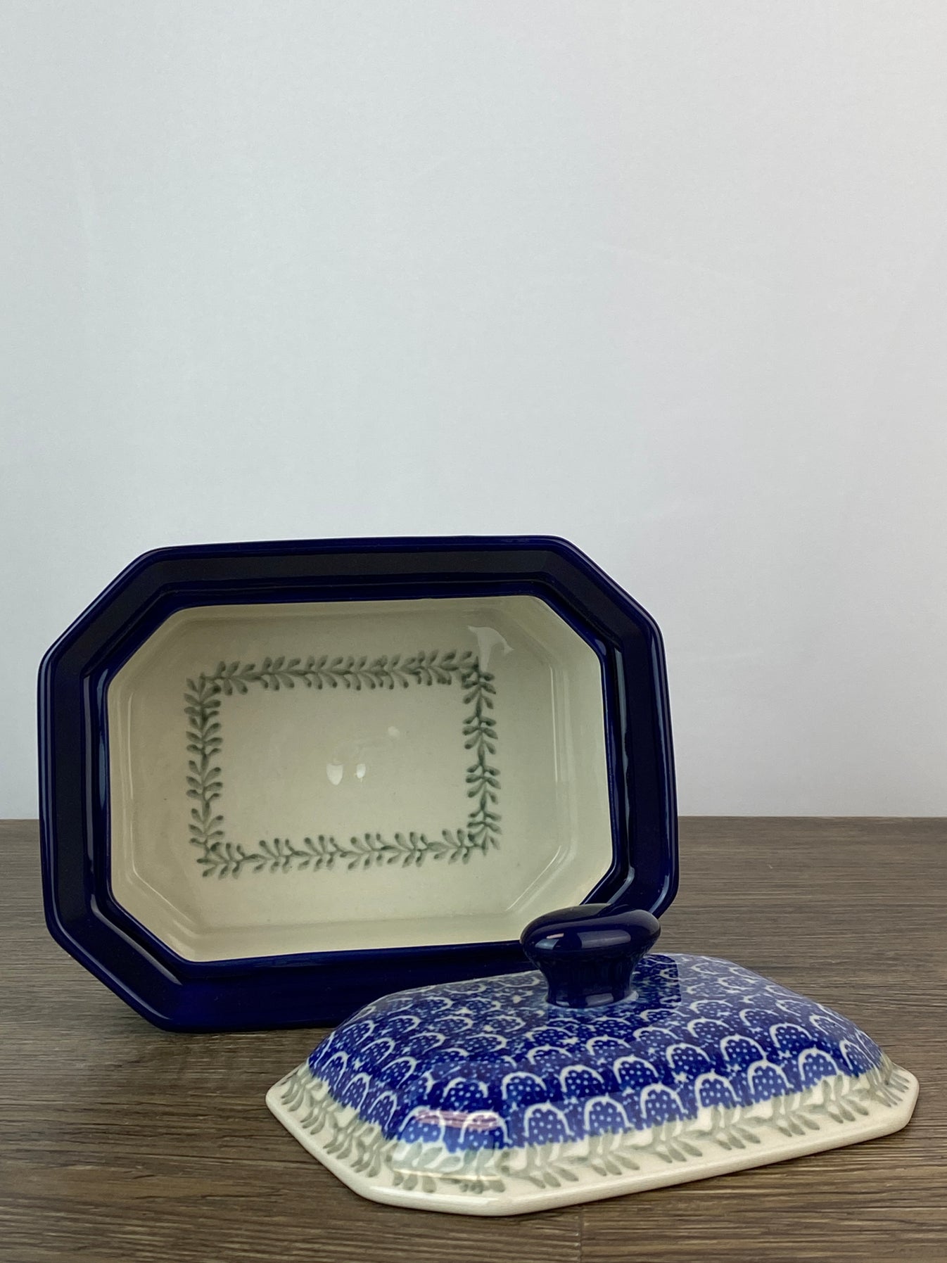 Small Cake Box - Shape 382 - Pattern 1432 – Polish Pottery Westlake