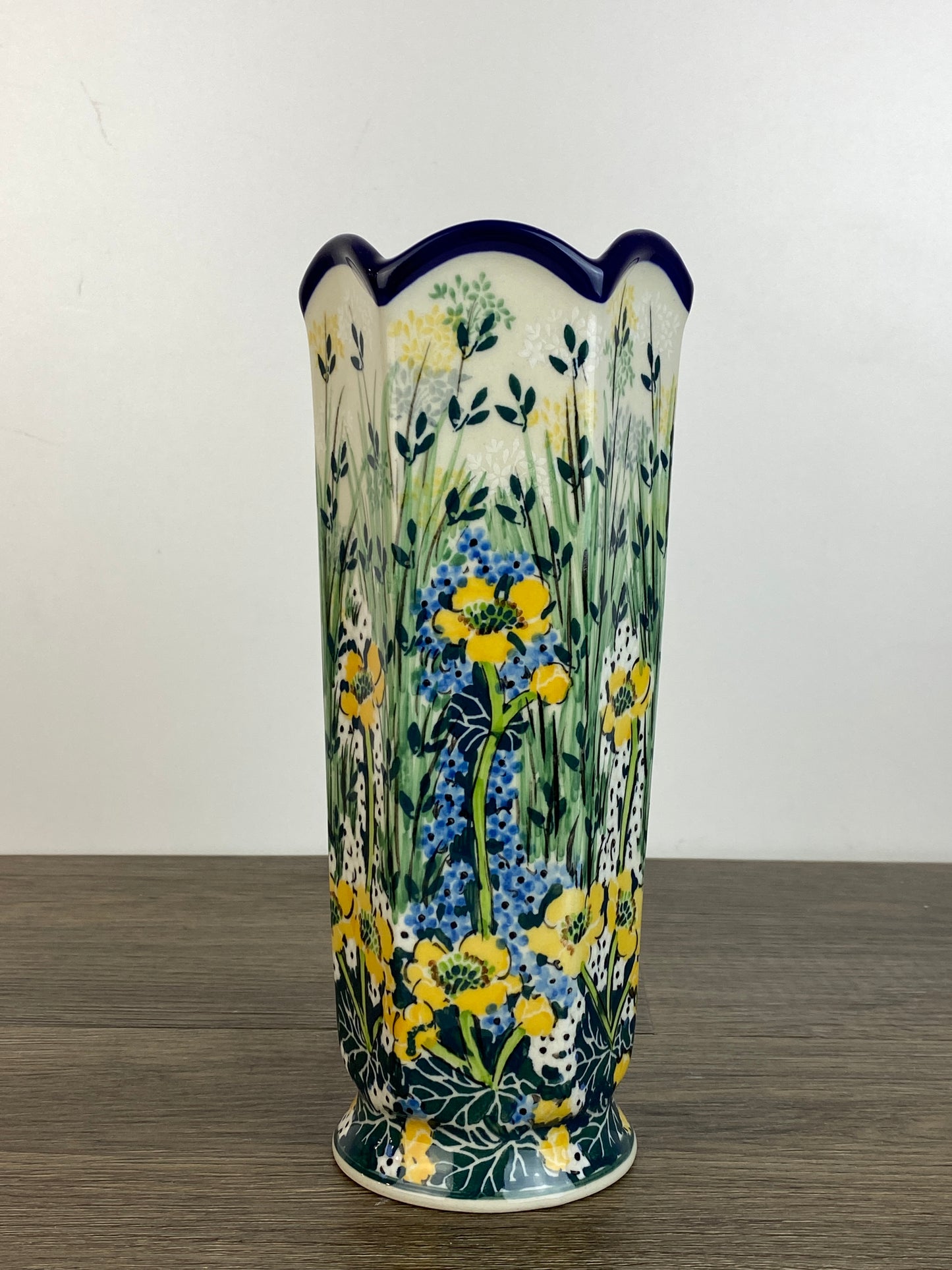 Unikat Scalloped Vase - Shape 868 - Pattern U4880