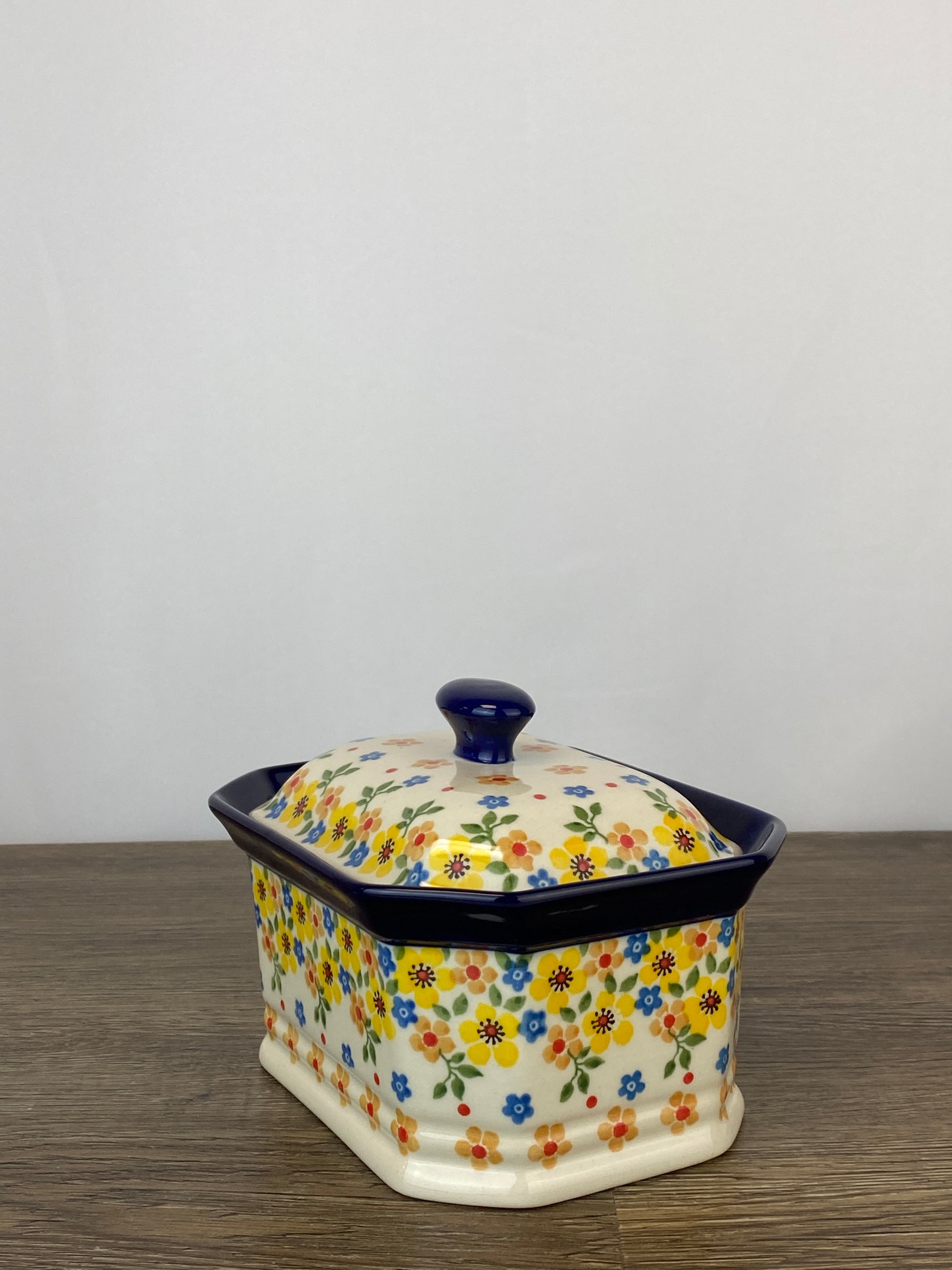 Small Cake Box - Shape 382 - Pattern 2225 – Polish Pottery Westlake