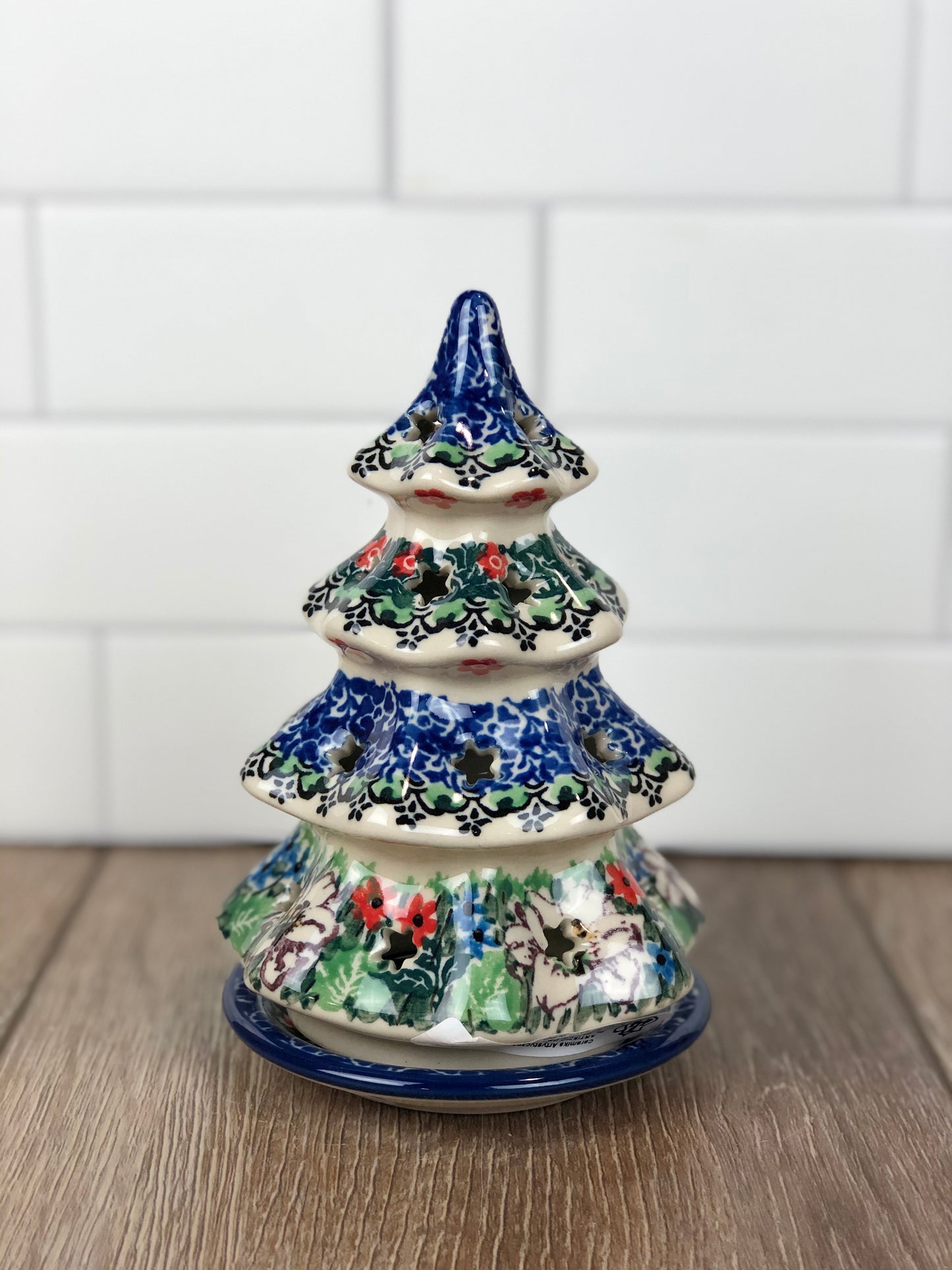 Small 6" Unikat Christmas Tree - Shape 512 - Pattern U3683