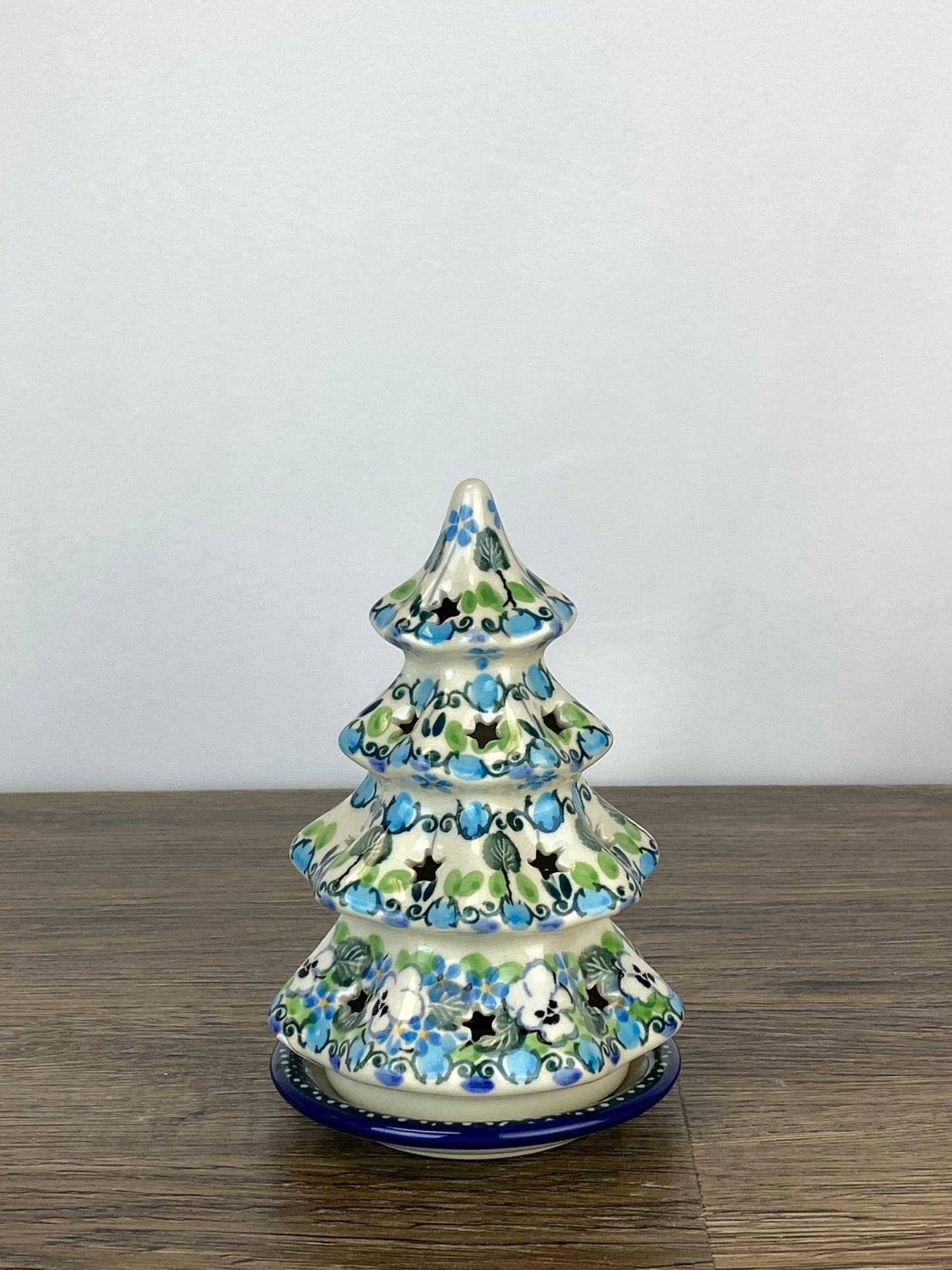 Small 6" Unikat Christmas Tree - Shape 512 - Pattern U4795
