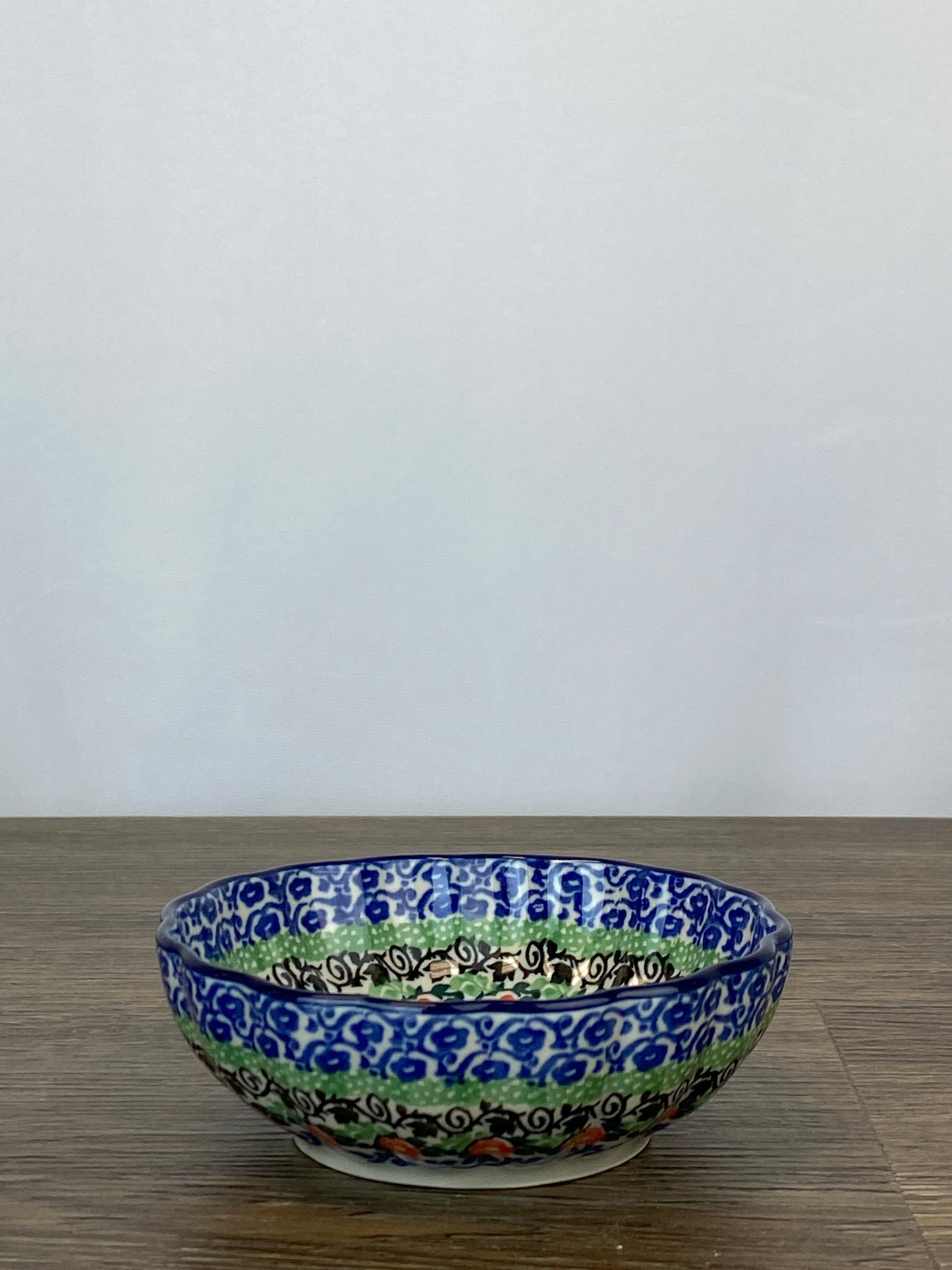 4.5" Unikat Scalloped Bowl - Shape 23 - Pattern U4411