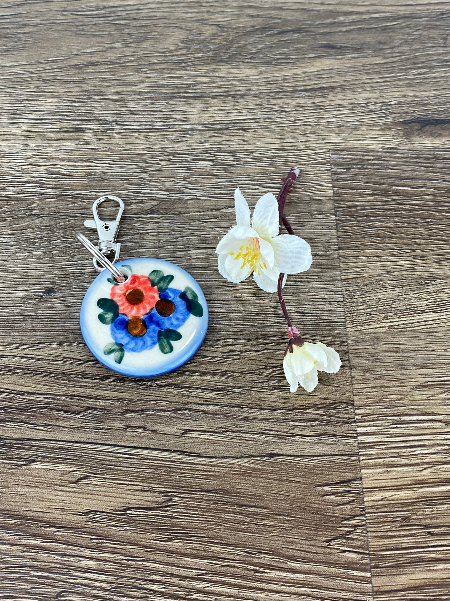 Round Keychain - Blue and Red Floral