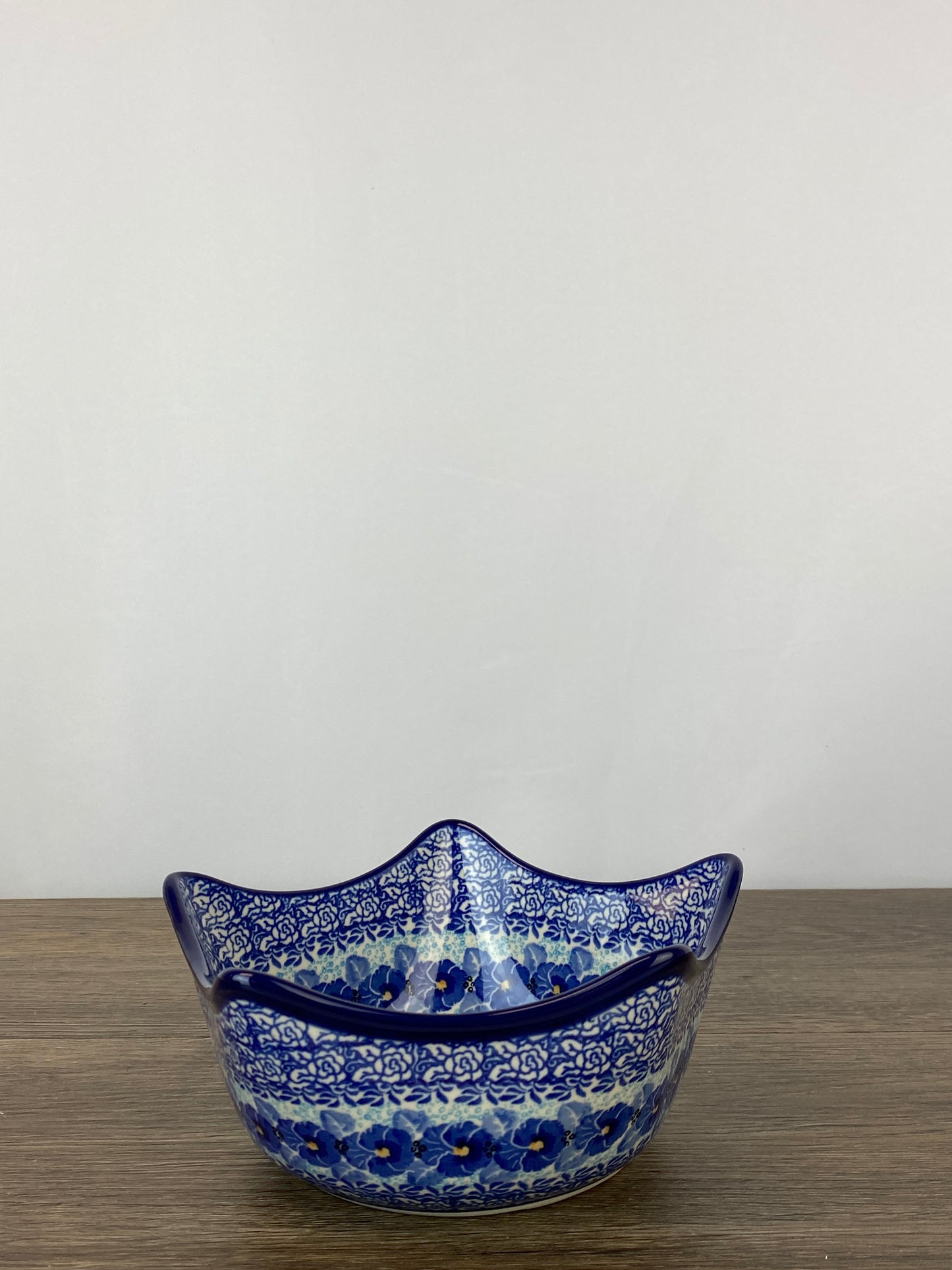 Five Pointed Unikat Star Bowl - Shape 814 - Pattern U3639