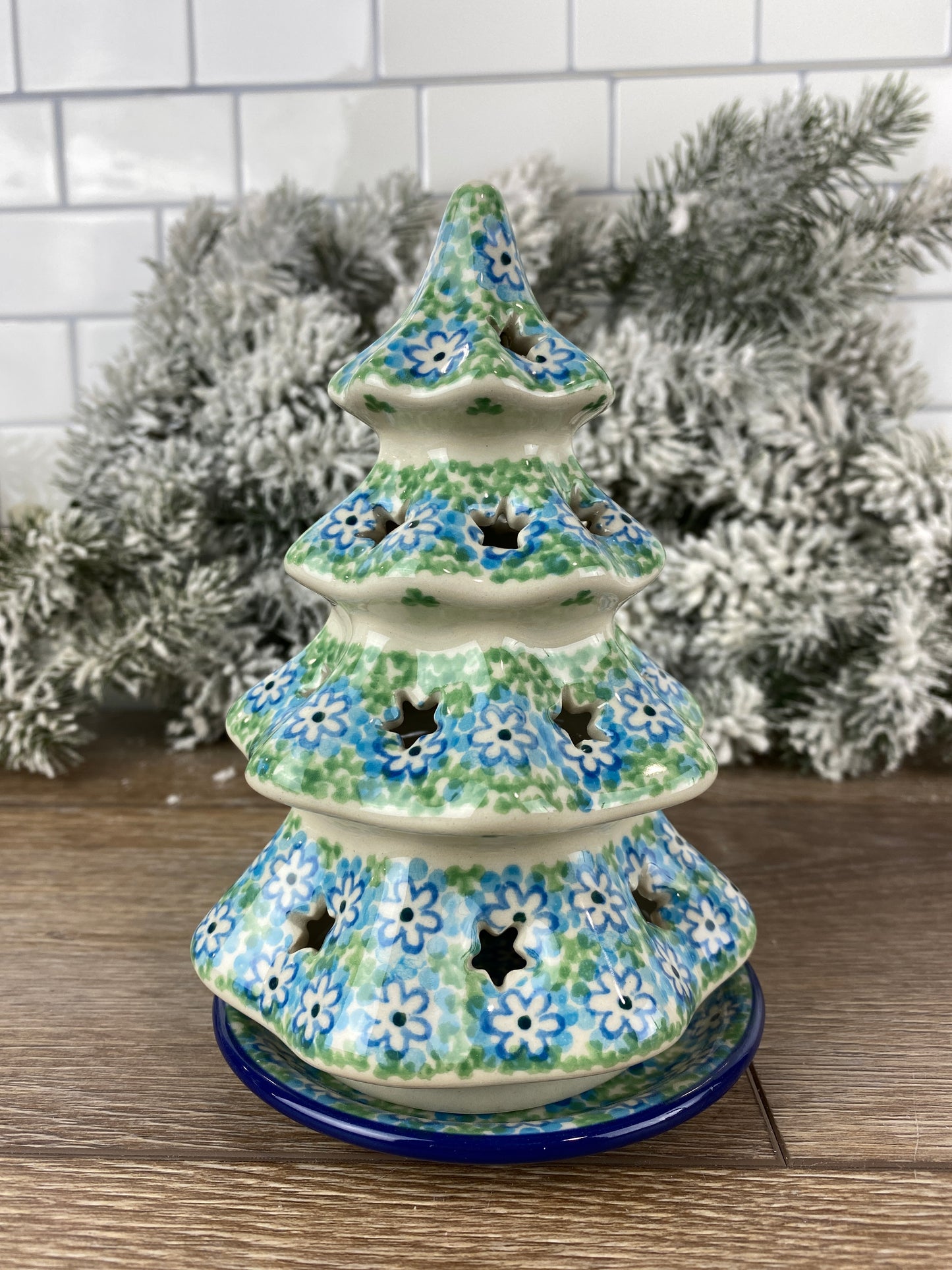 Medium Christmas Tree - Shape 513 - Pattern 2252