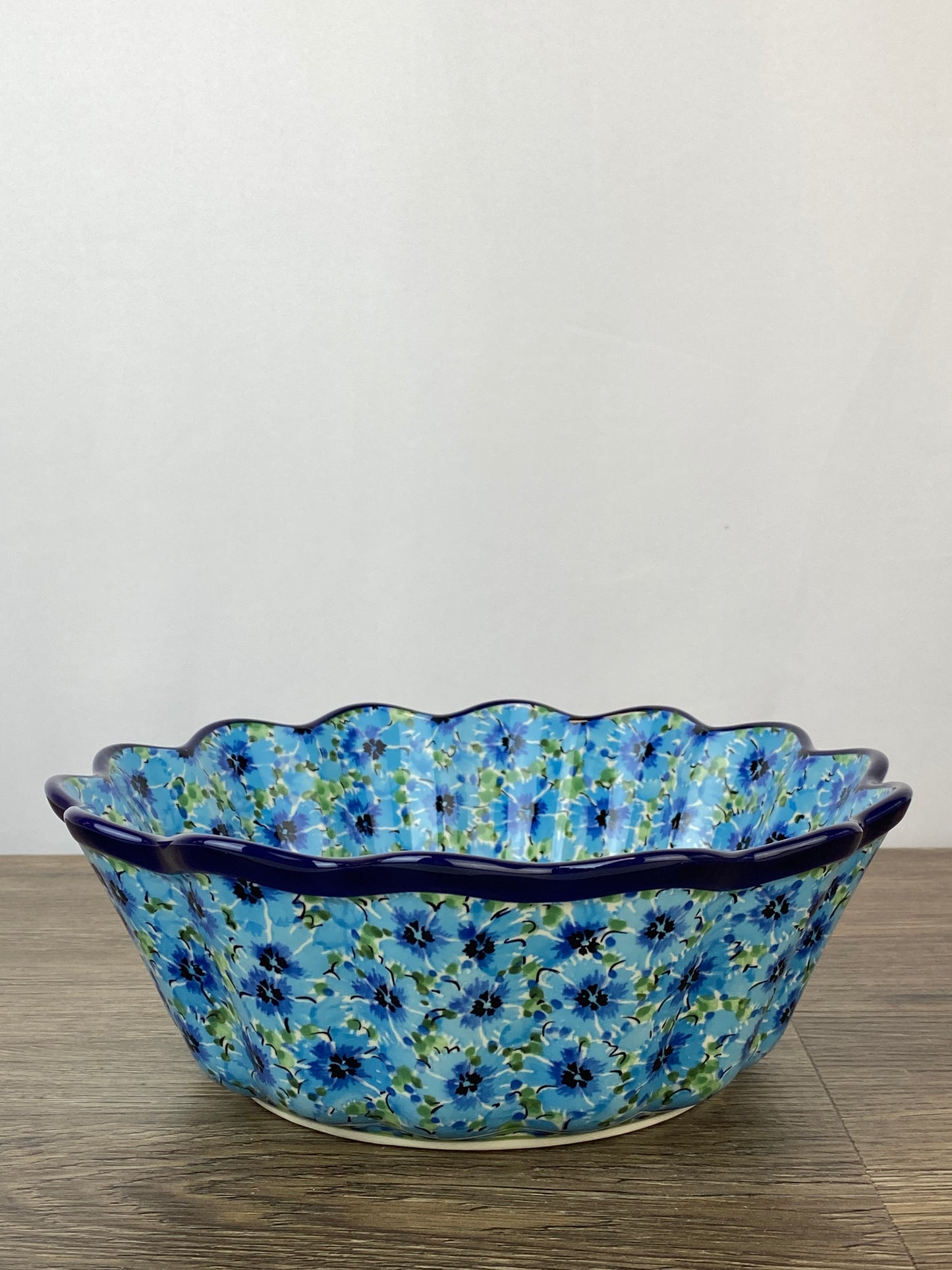 Large Scalloped Unikat Bowl - Shape 913 - Pattern U4929