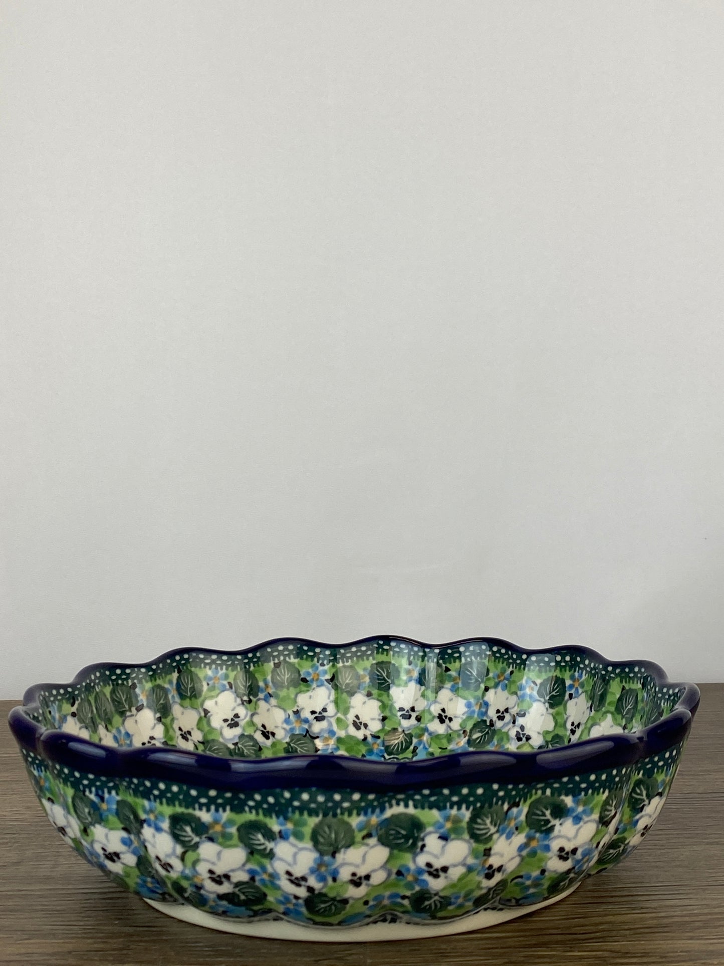 Unikat Scalloped Bowl - Shape 974 - Pattern U4795