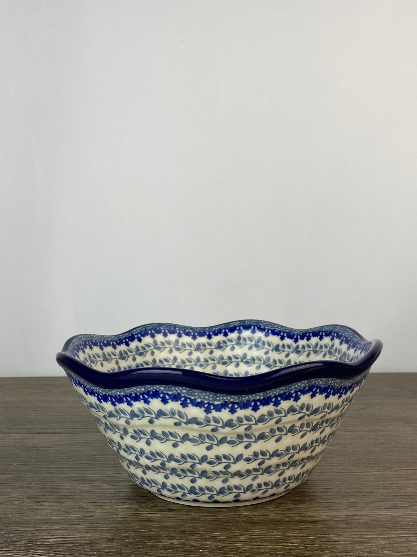 Small Wavy Unikat Bowl - Shape 691 - Pattern U4830