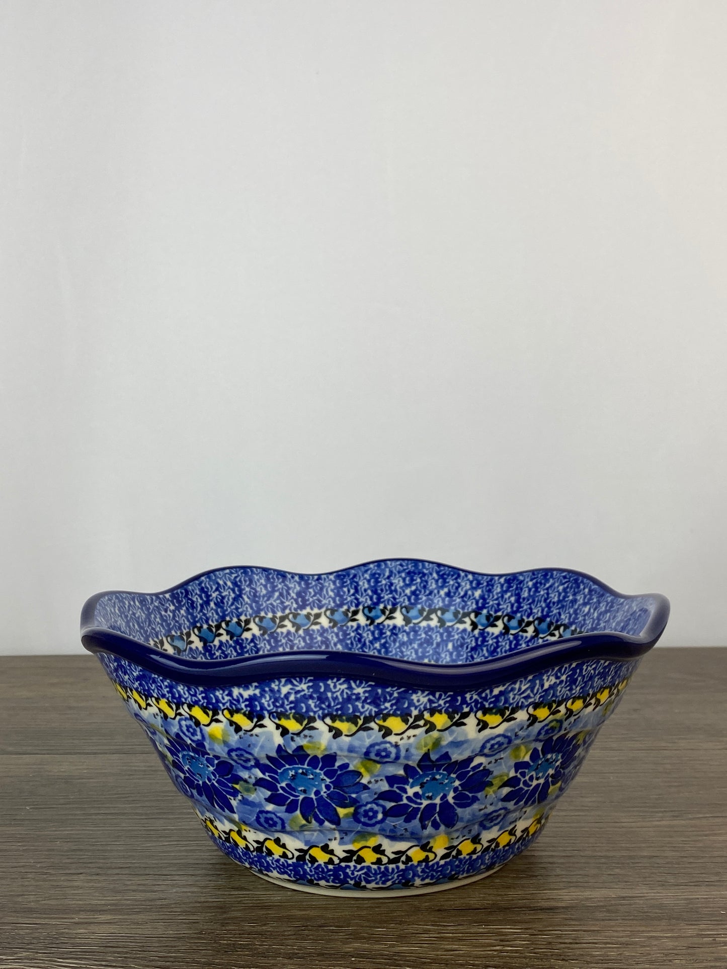 Small Wavy Unikat Bowl - Shape 691 - Pattern U4744