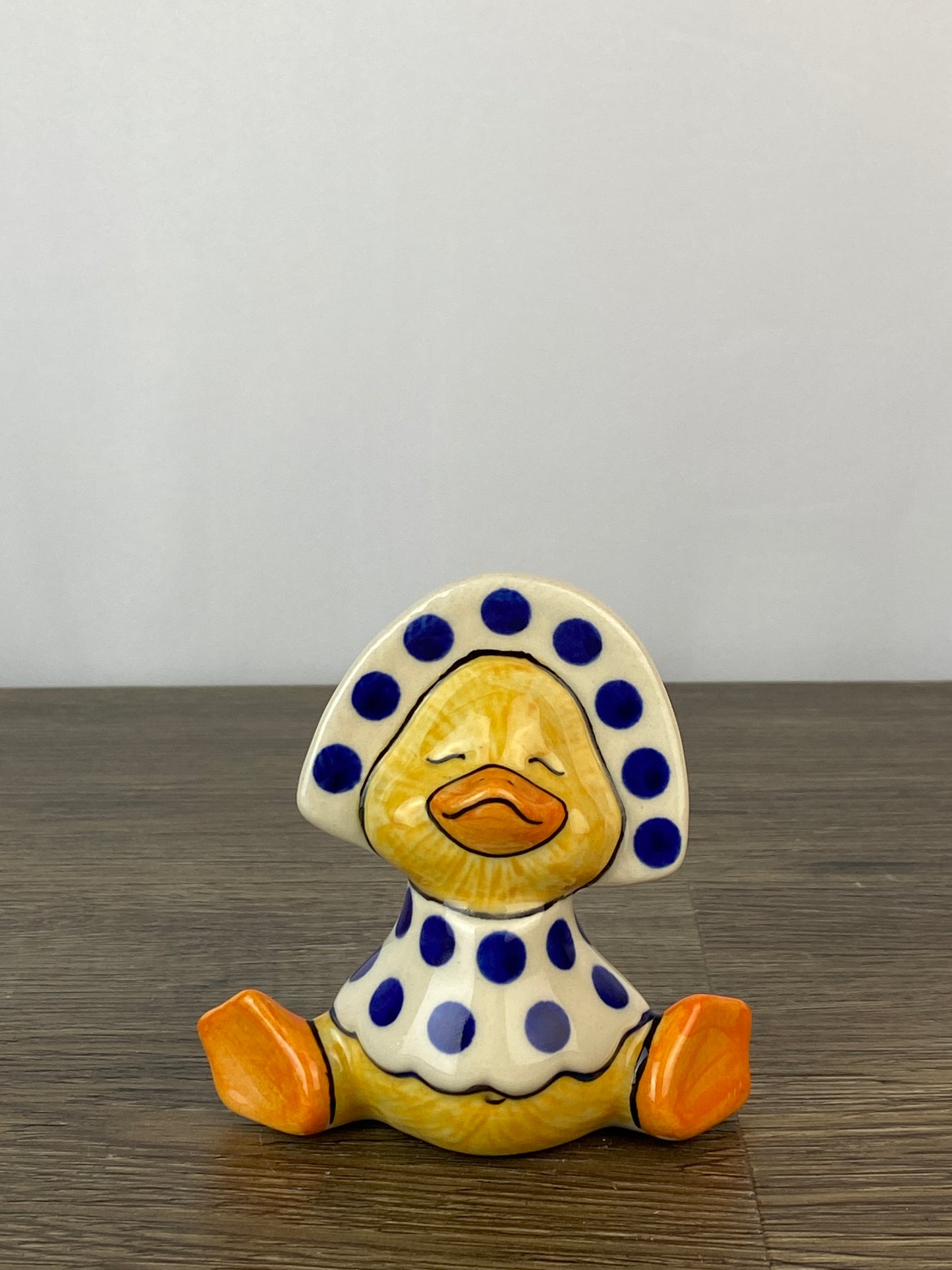 Vena Sitting Duck - Shape V806 - Pattern T007 - Blue Dot
