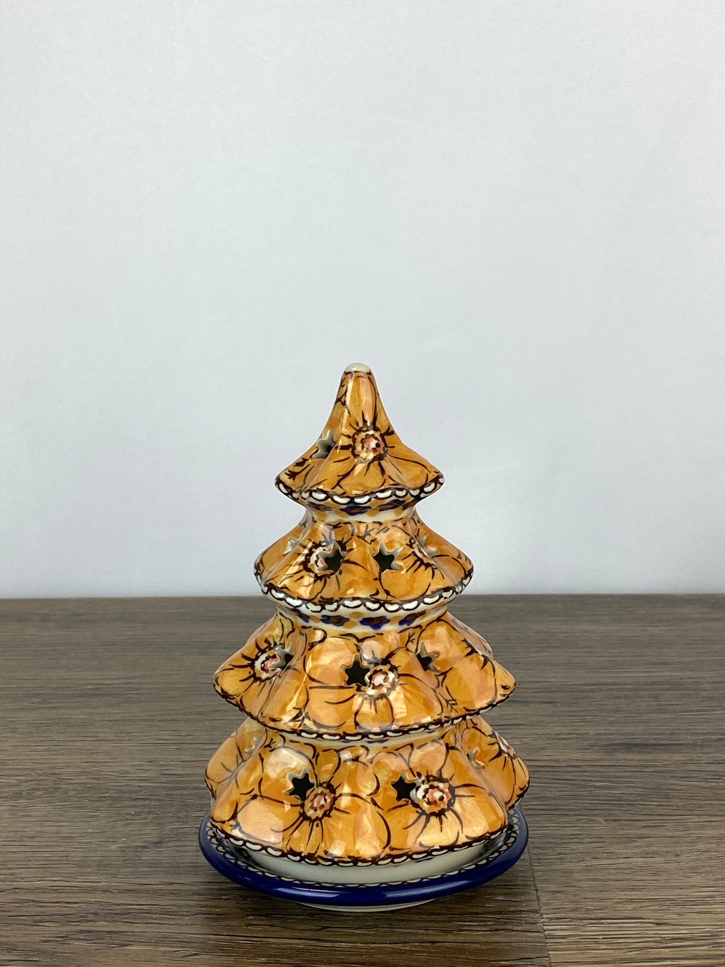 Small 6" Unikat Christmas Tree - Shape 512 - Pattern U408B