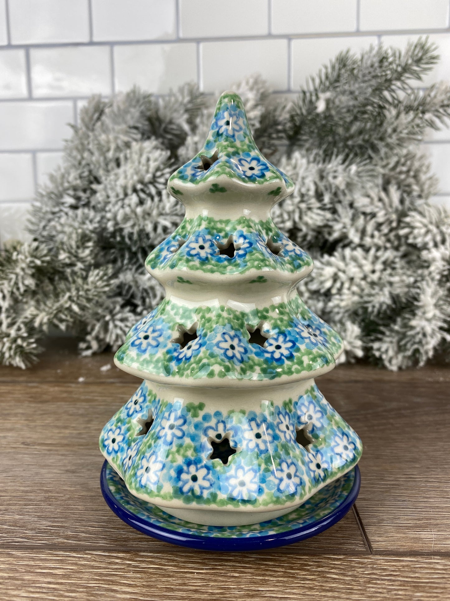 Medium Christmas Tree - Shape 513 - Pattern 2252
