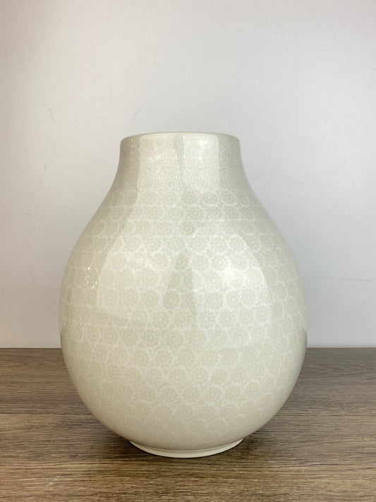 Large Rounded Vase - Shape F14 - Pattern 2324